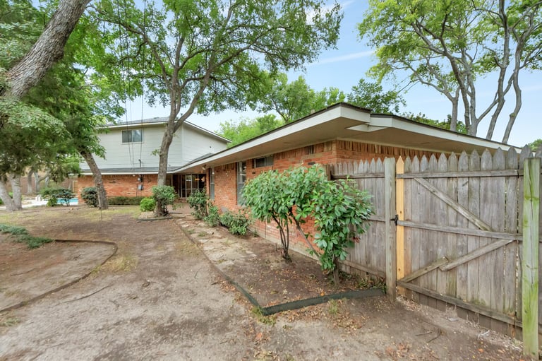 Photo 40 of 40 - 1526 Jody Ln, Irving, TX 75061