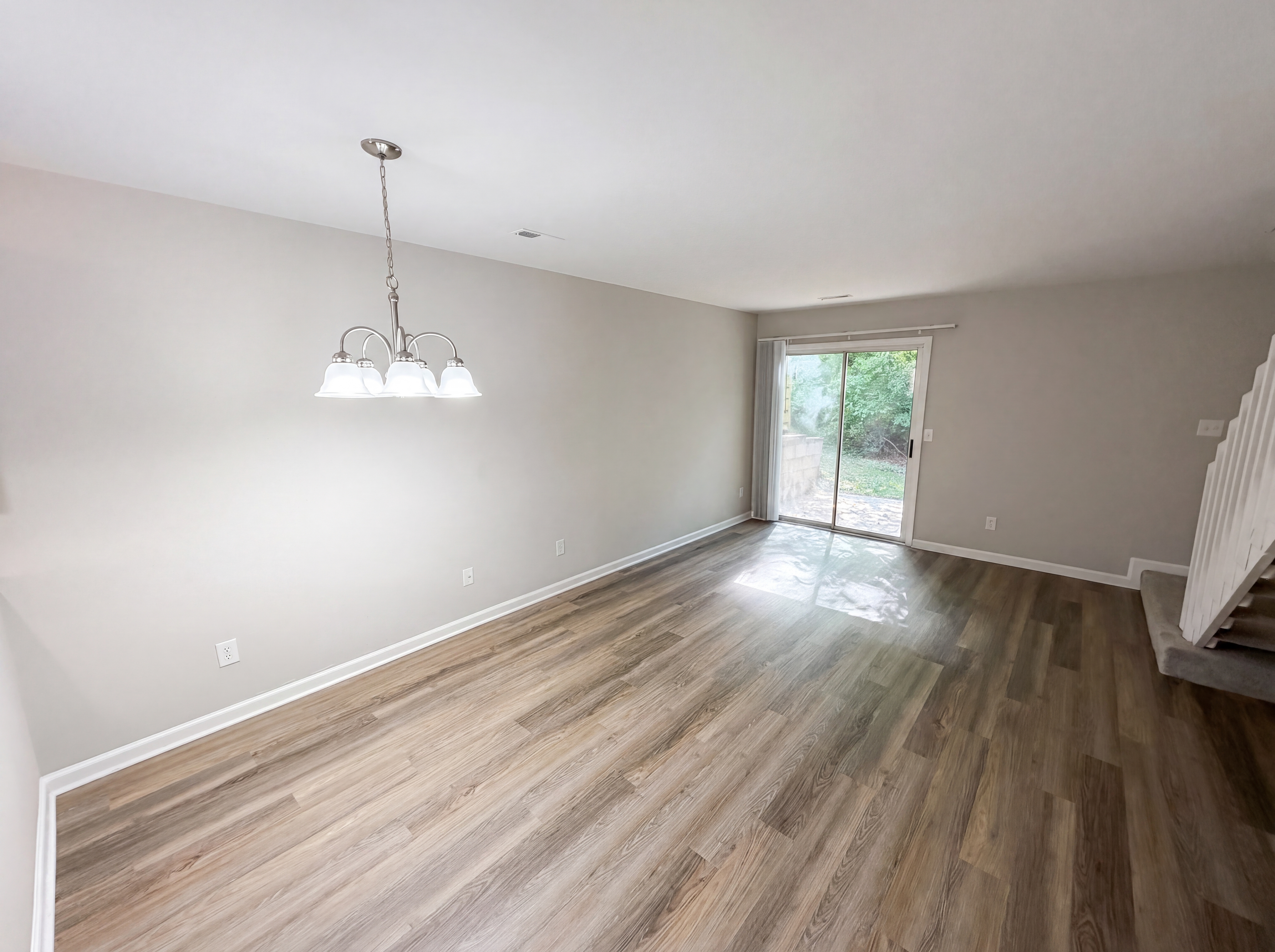Photo 10 of 19 of 4037 Briarhill Dr, Charlotte, NC