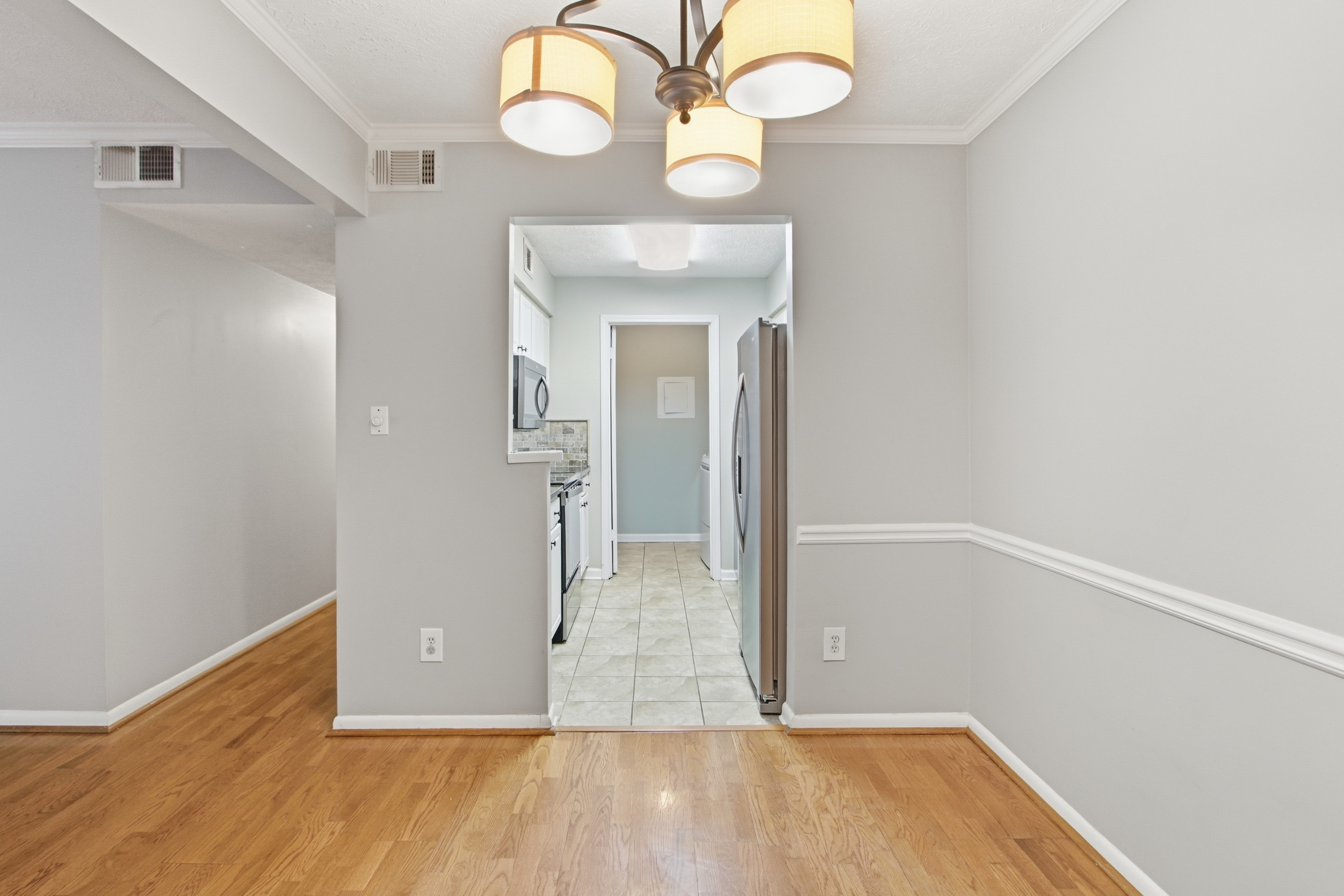 Photo 11 of 19 of 5145 Roswell Rd, Atlanta, GA