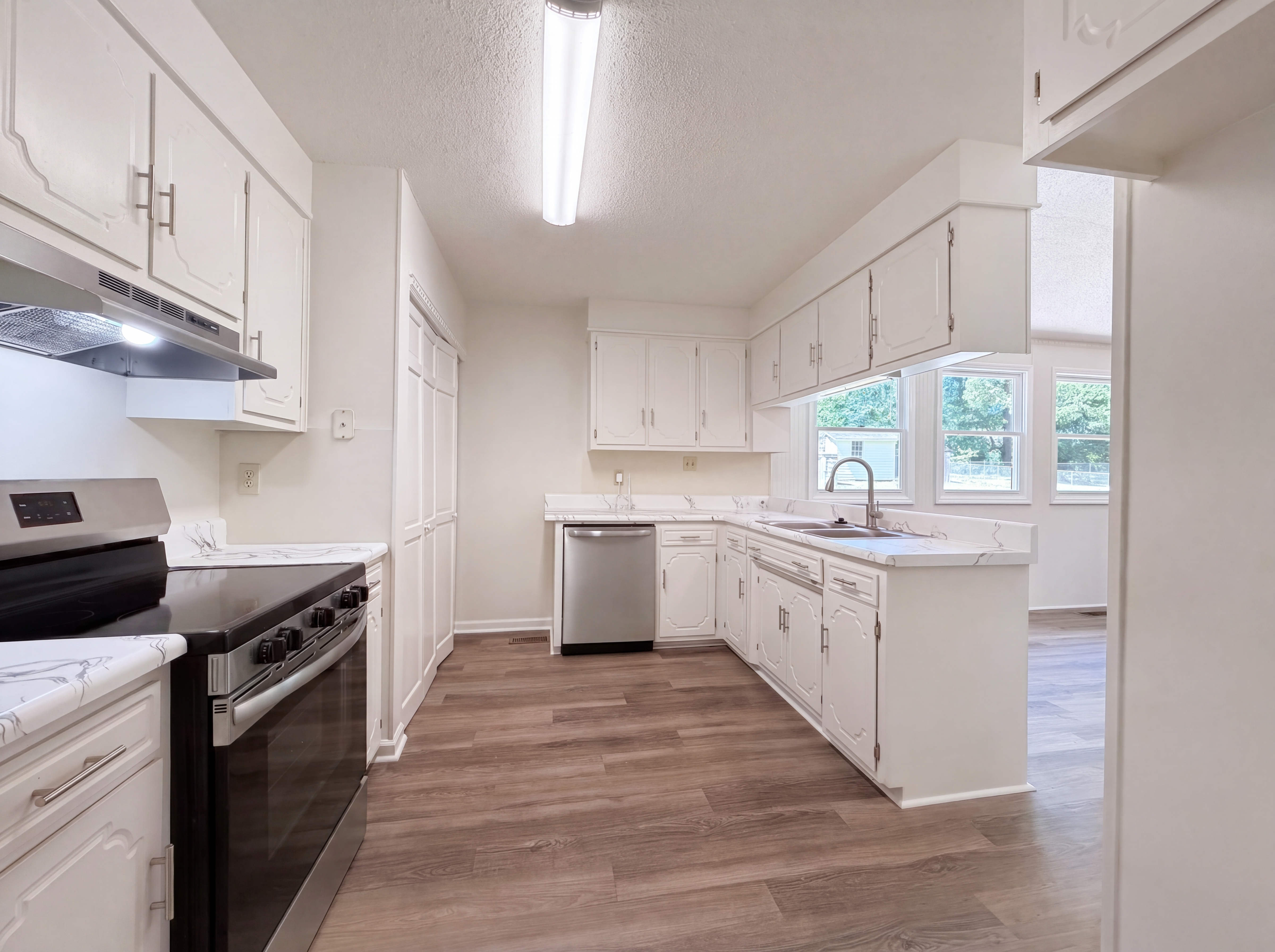 Photo 2 of 18 of 4395 Meadow Ln, Lincolnton, NC