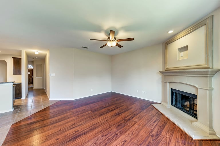 Photo 13 of 27 - 11121 Hawks Landing Rd, Haslet, TX 76052