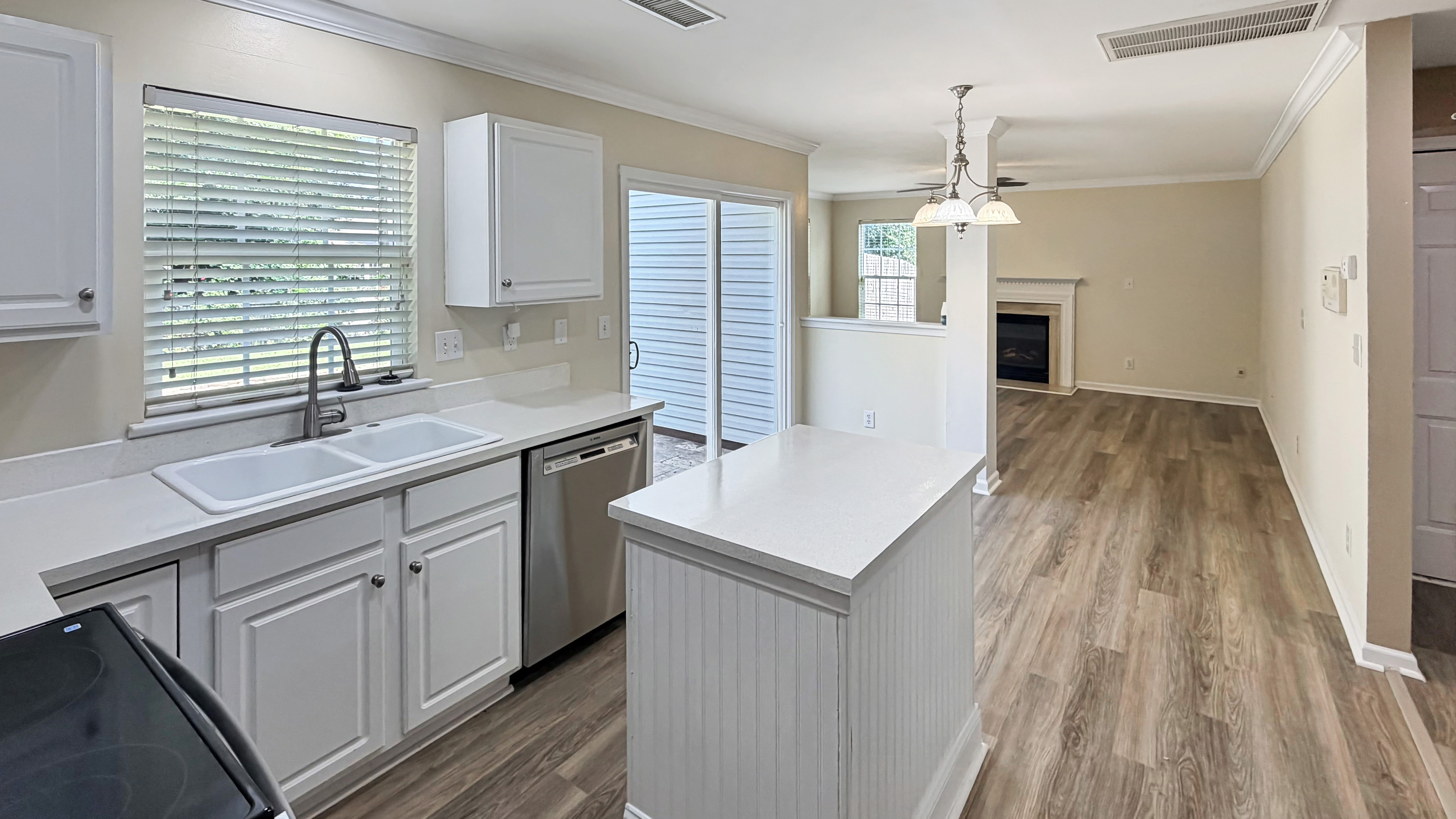 Photo 4 of 23 of 9334 Arbor Creek Dr, Charlotte, NC