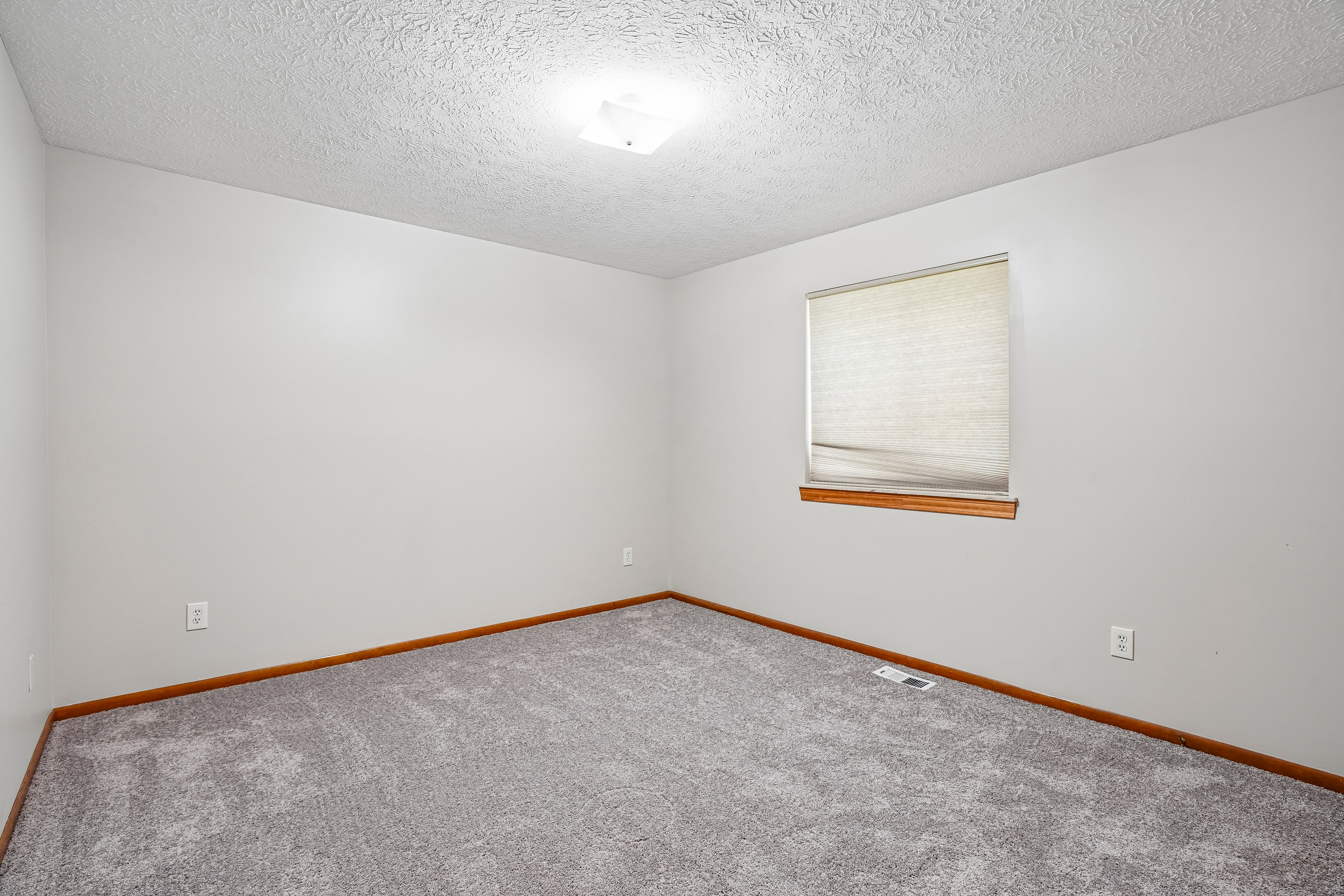 Photo 20 of 30 of 10153 Ashton St, Pinckney, MI