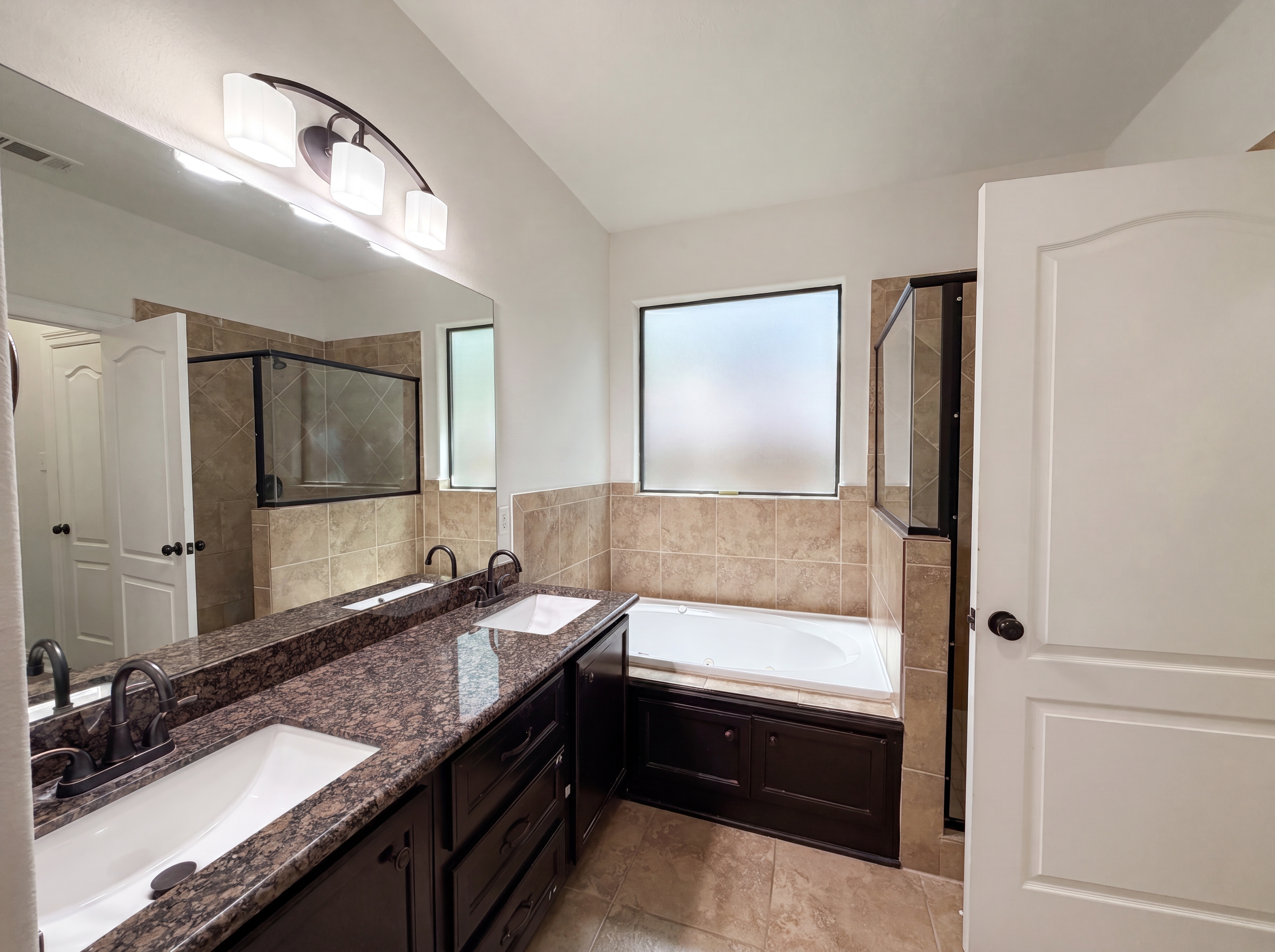 Photo 15 of 19 of 4516 White Rock St, Houston, TX