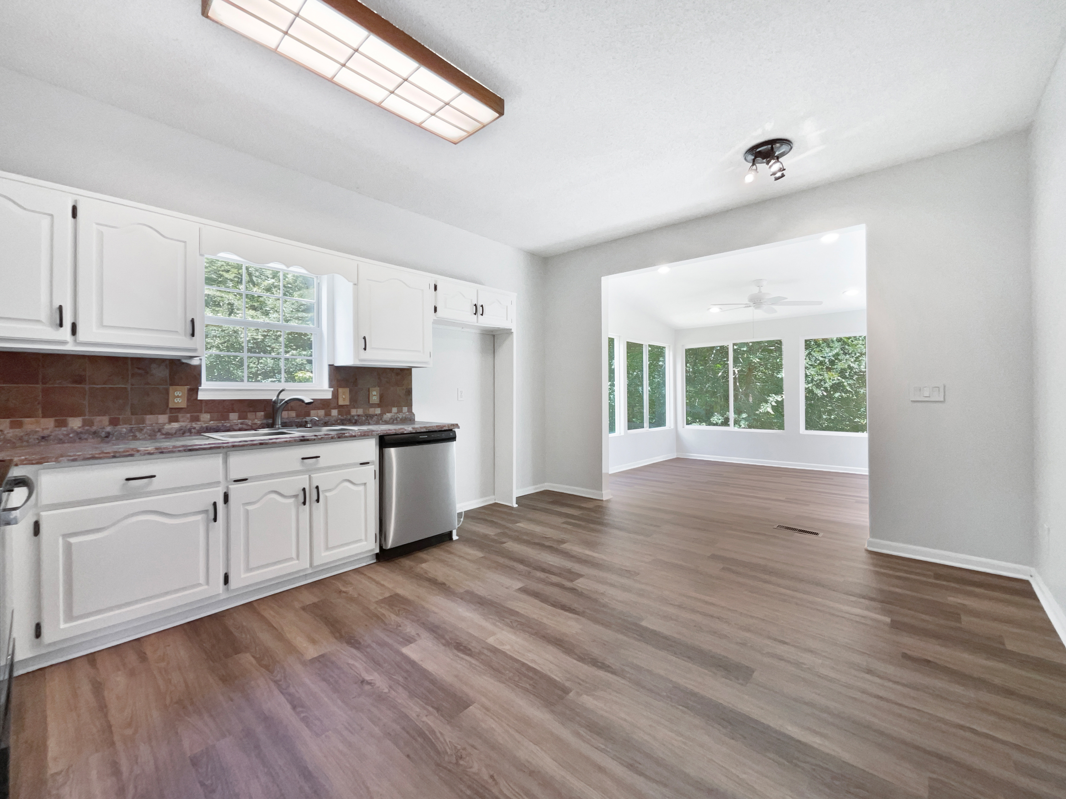 Photo 6 of 22 of 6268 Lakewood Trl, Pinson, AL