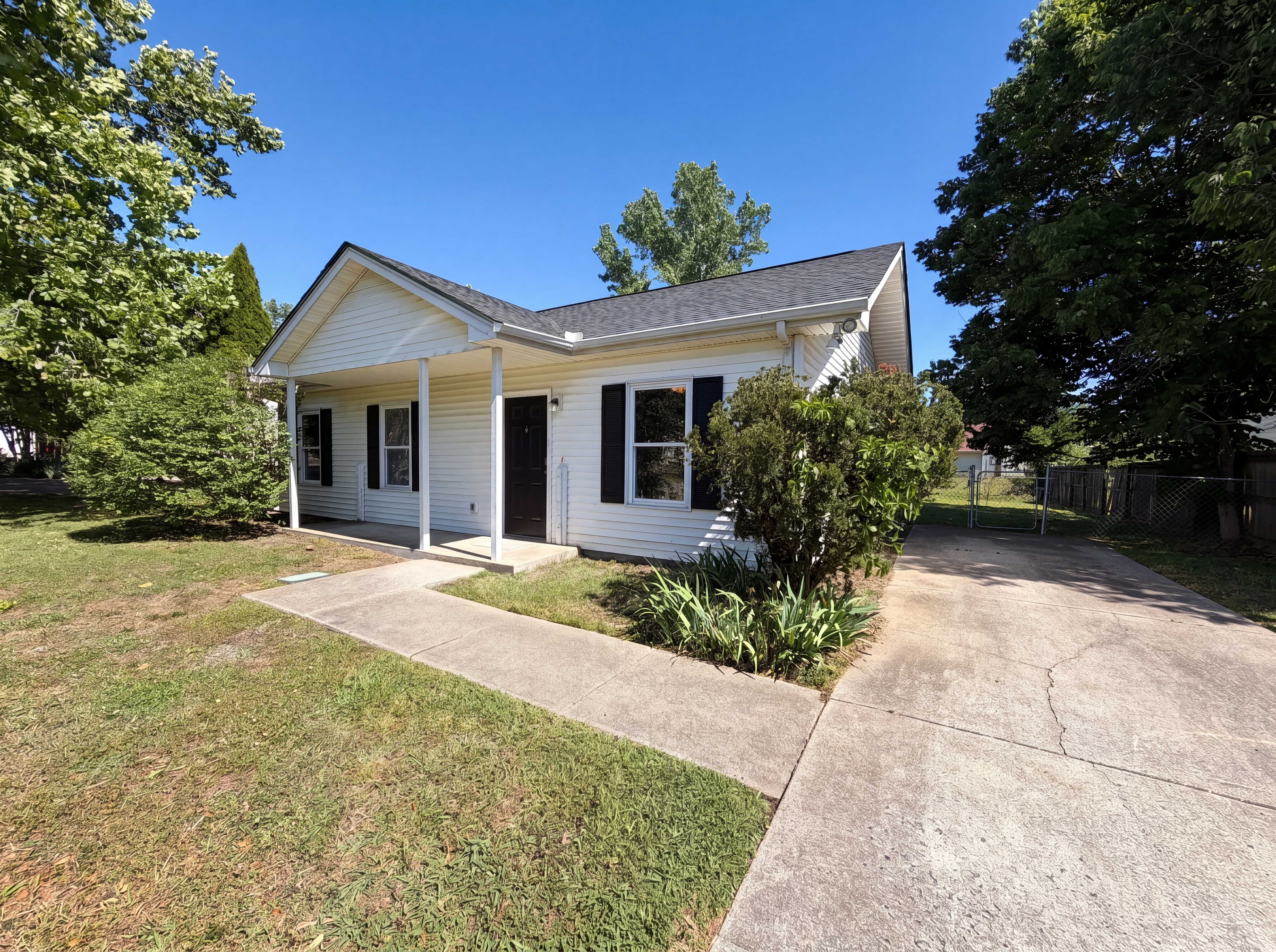 Photo 14 of 17 of 104 Frontier Ln, La Vergne, TN