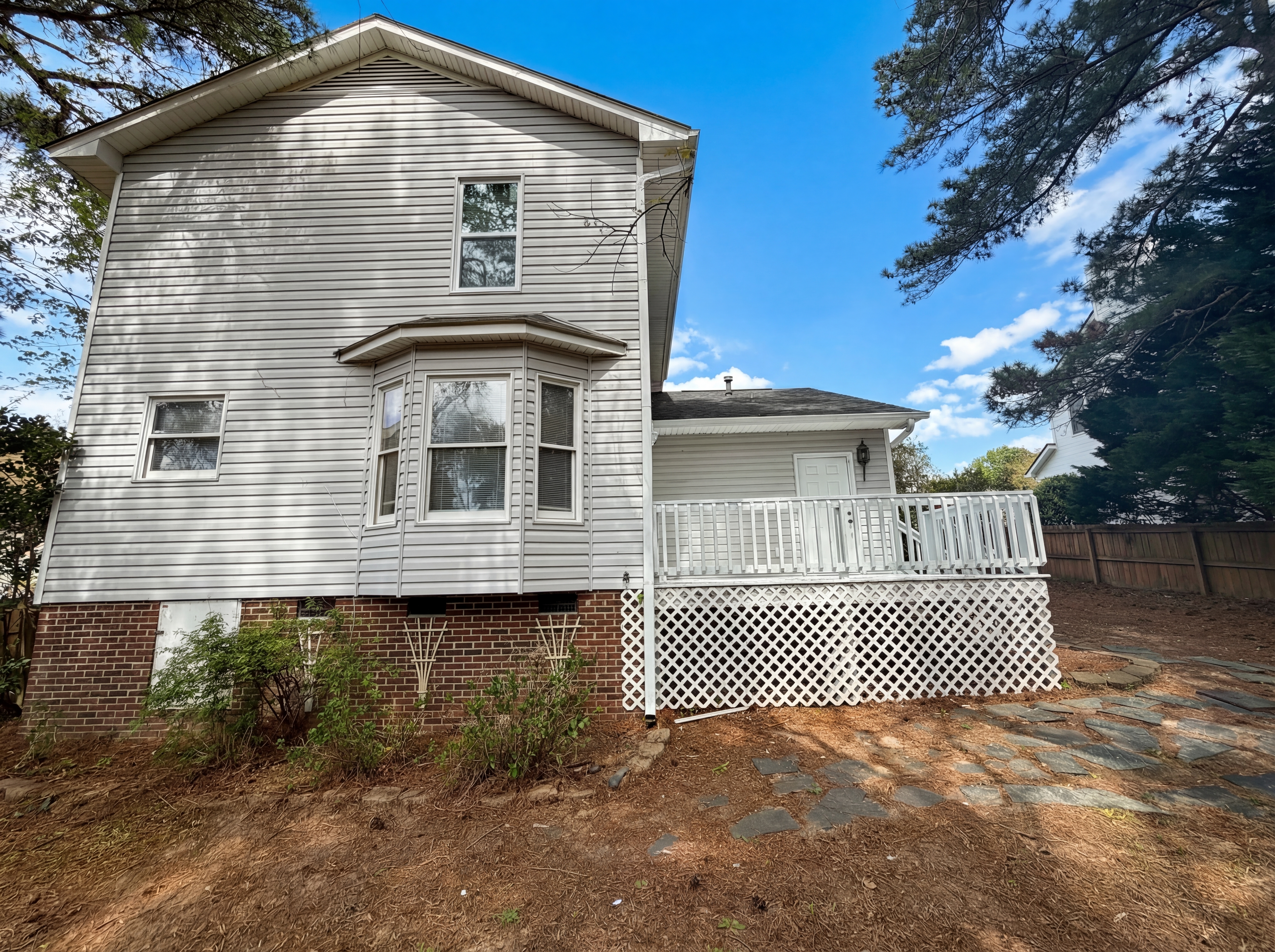 Photo 5 of 19 of 3516 Gables Dr, Fayetteville, NC