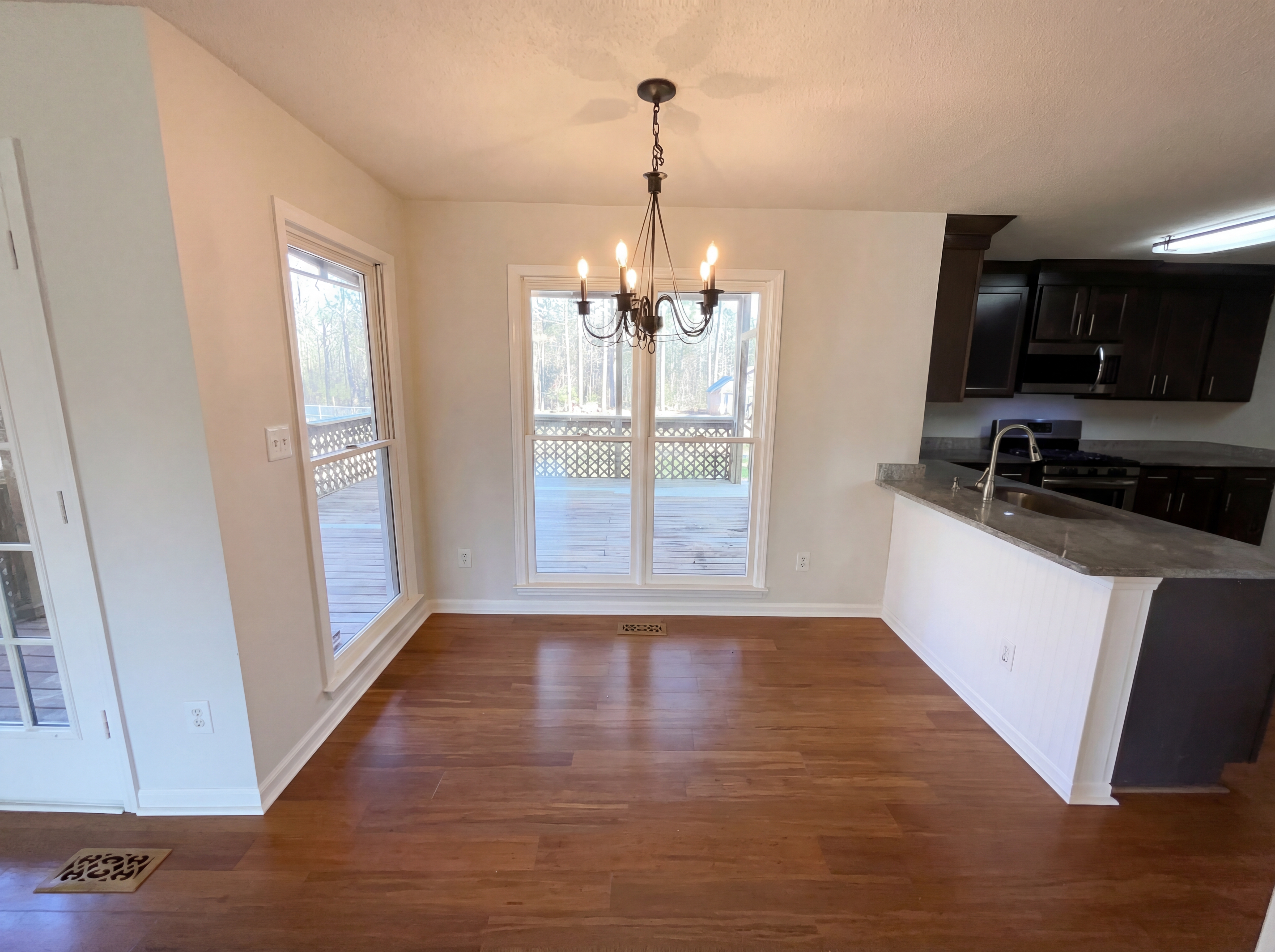 Photo 6 of 28 of 1012 Crown Corners Dr, McDonough, GA
