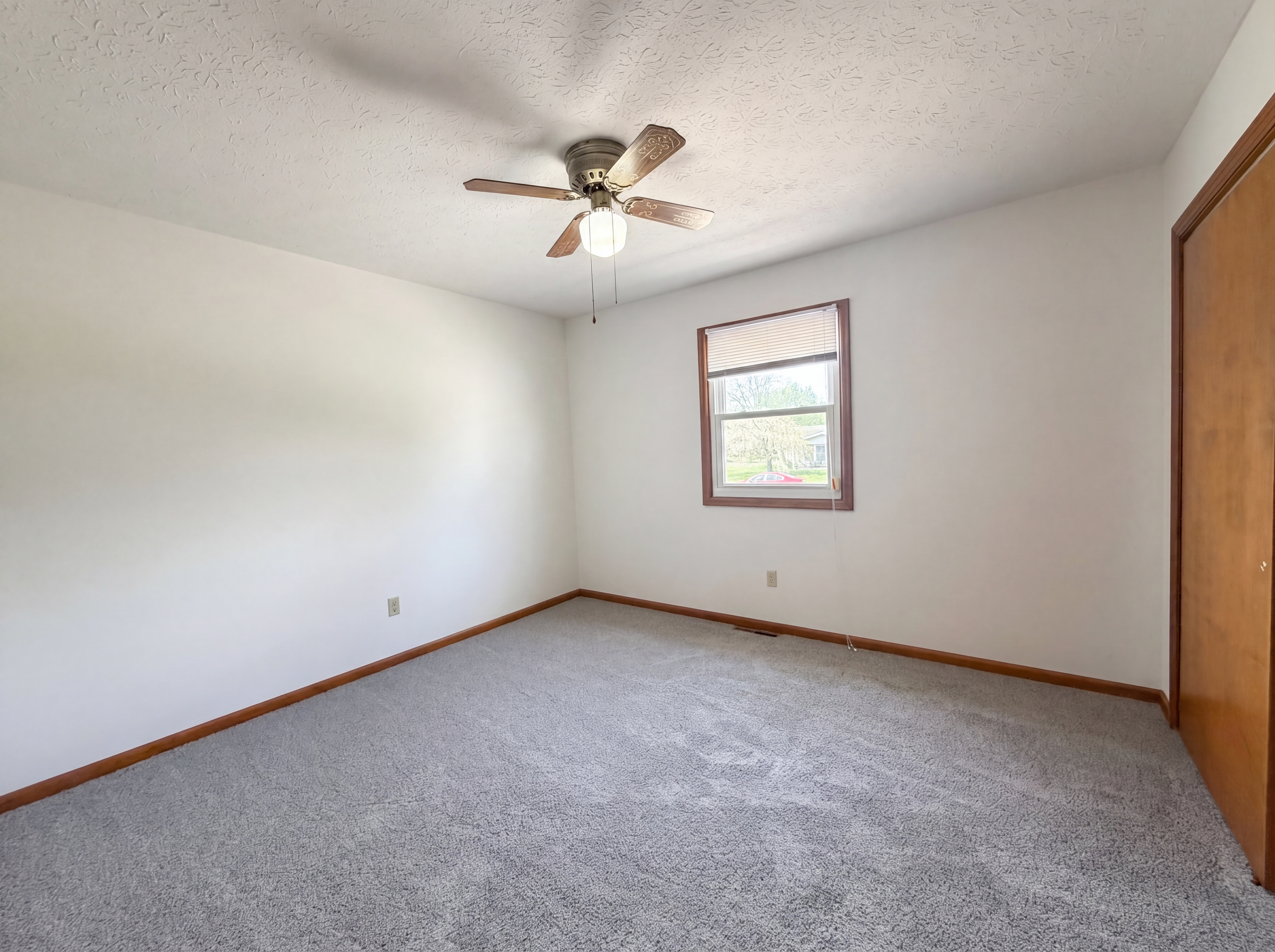 Photo 12 of 31 of 610 Executive Blvd, Delaware, OH