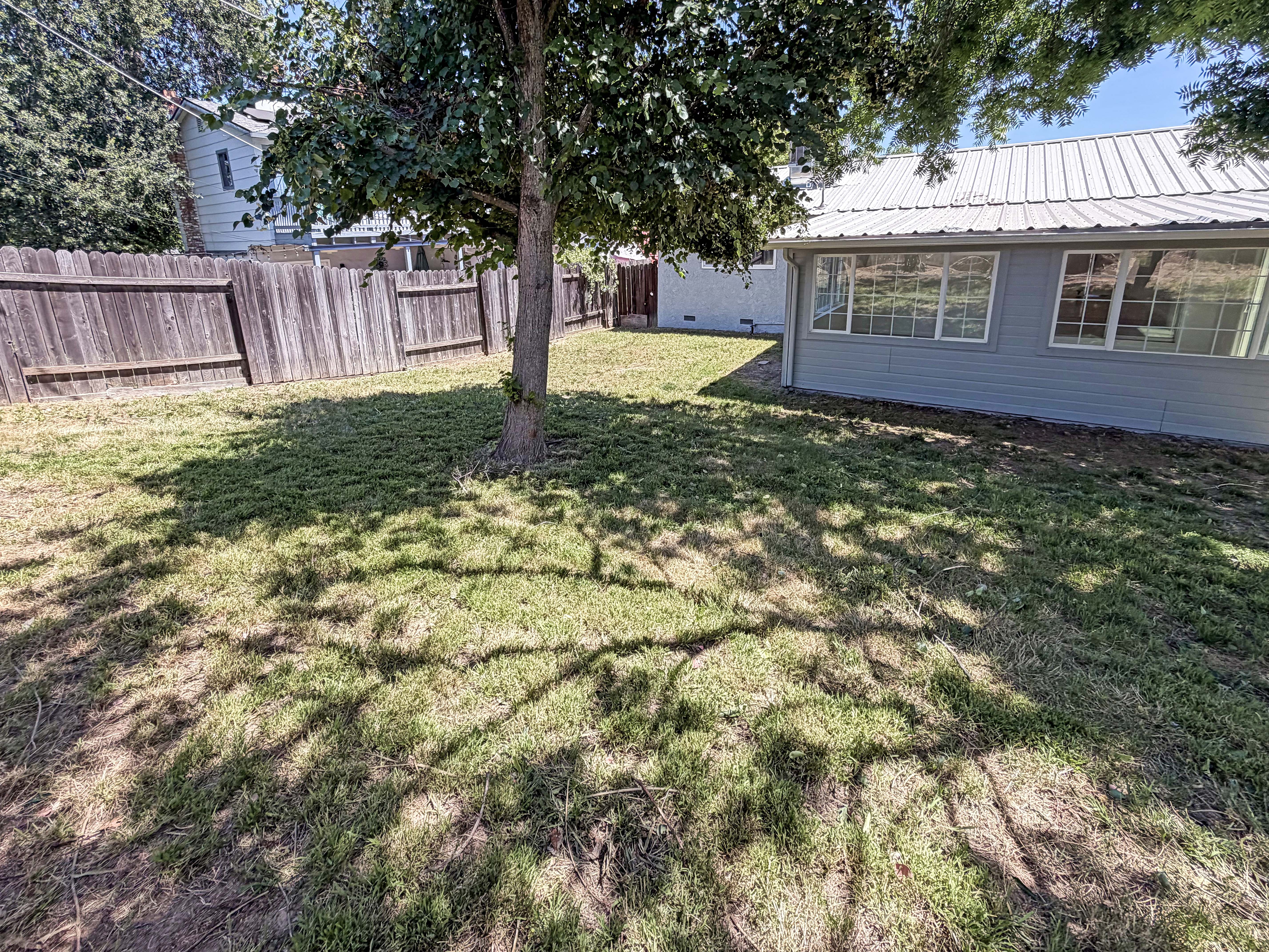Photo 24 of 26 of 7827 Glen Tree Dr, Citrus Heights, CA