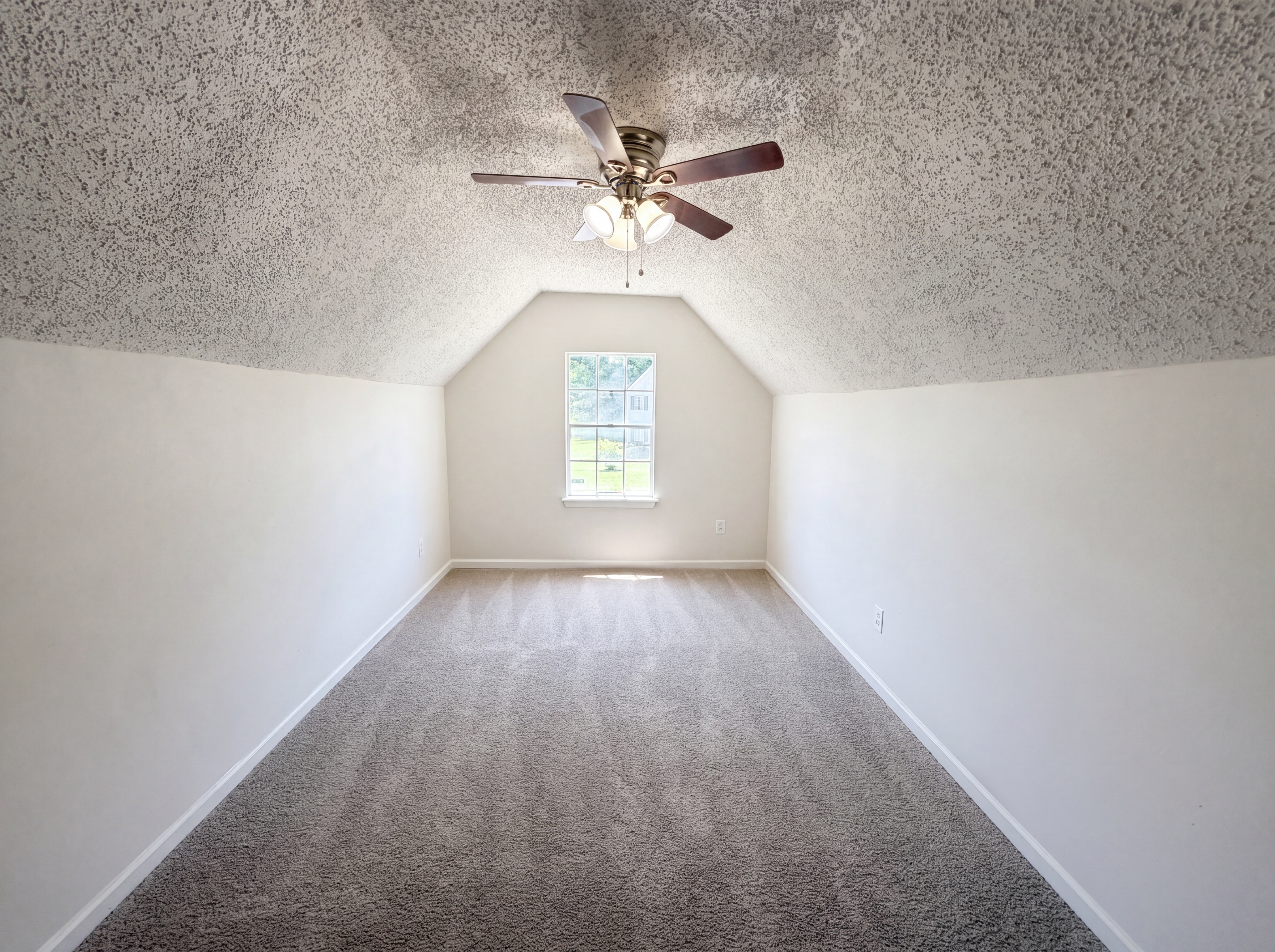Photo 11 of 20 of 6296 Laurel Green Dr, Lithonia, GA