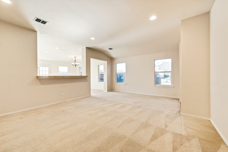 Photo 9 of 30 - 14836 S Spring Ridge Cir, Balch Springs, TX 75180