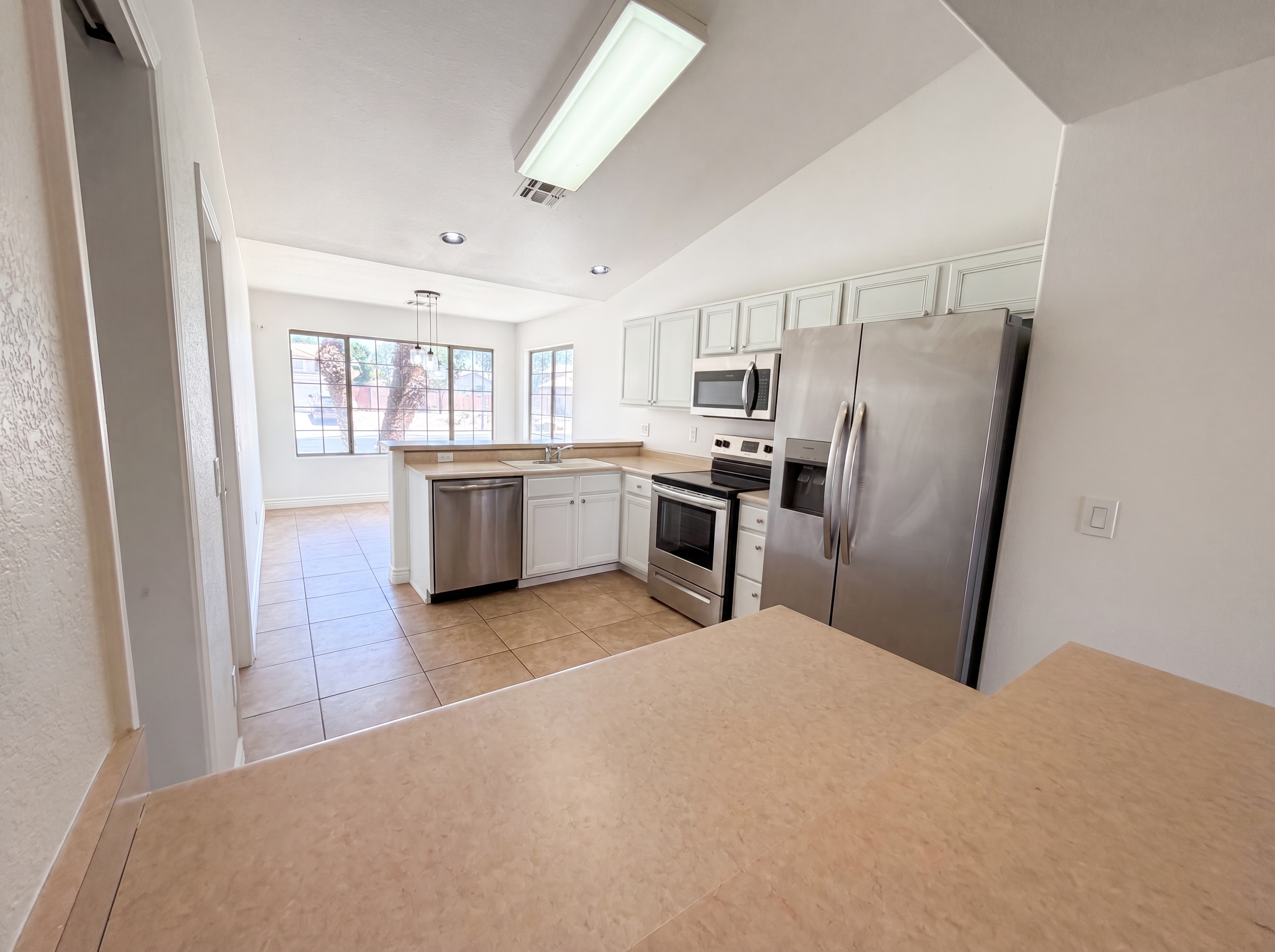 Photo 2 of 21 of 96 S Monterey St, Gilbert, AZ