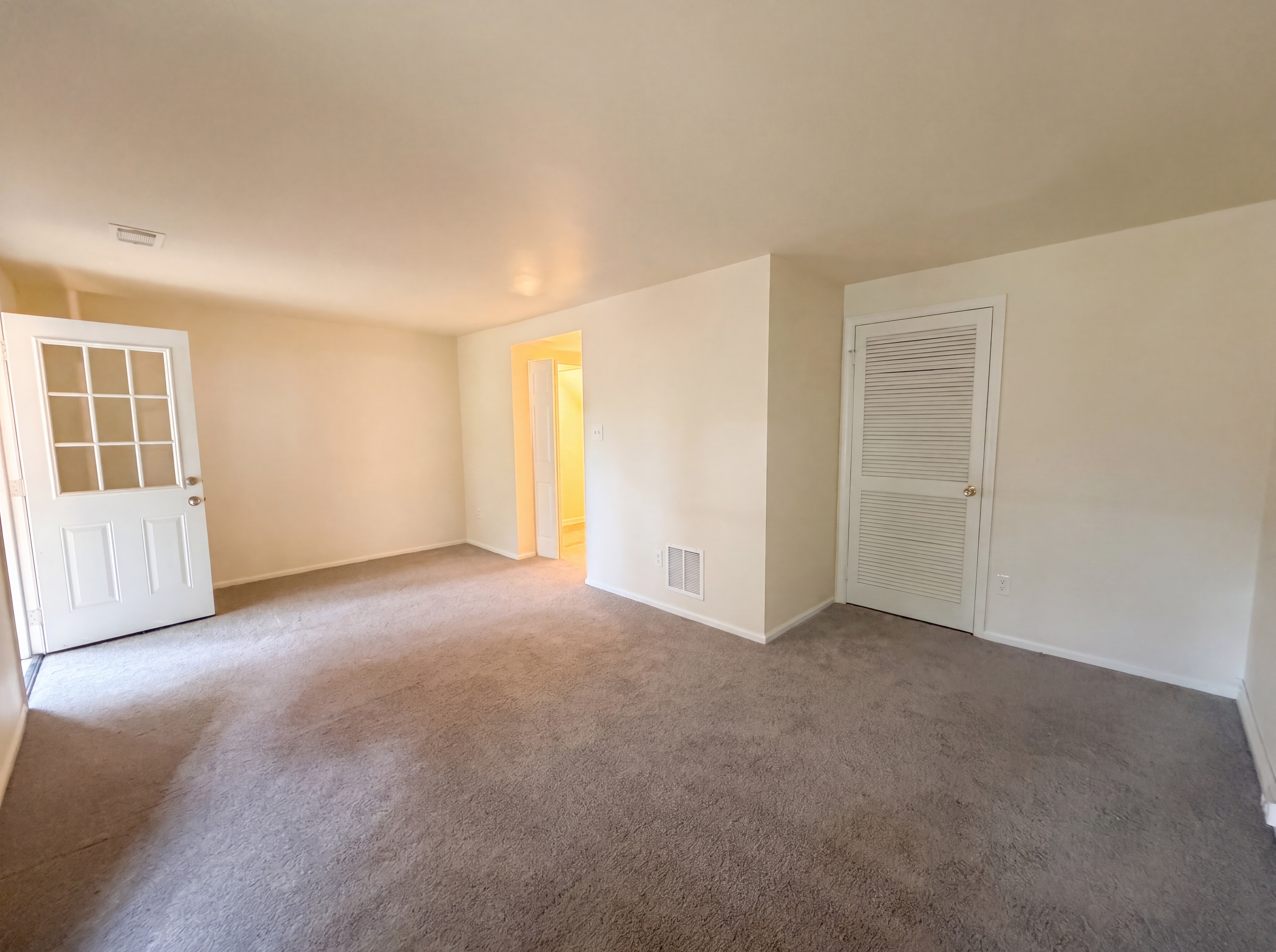 Photo 16 of 53 of 8641 Centerton Ln, Manassas, VA