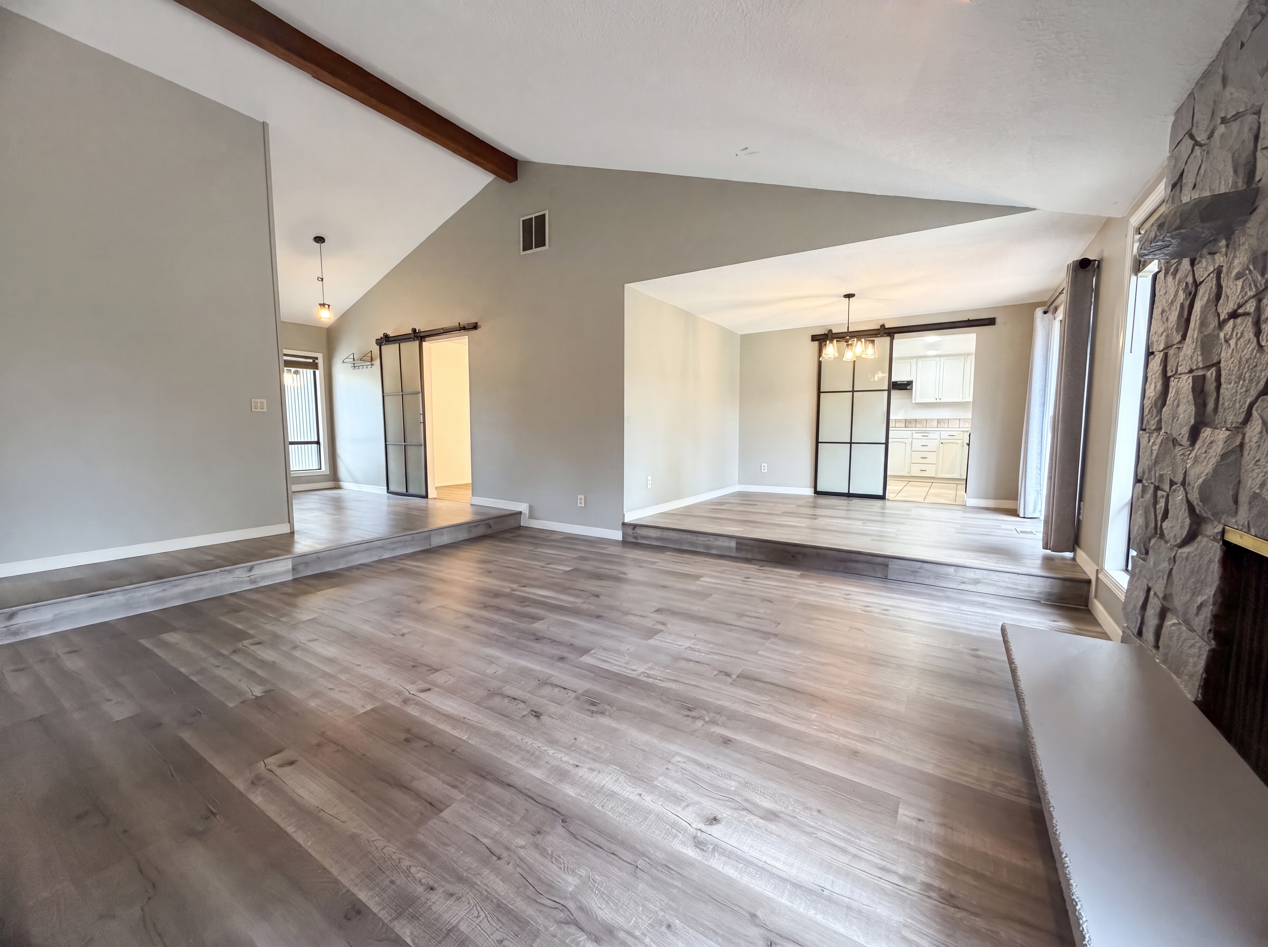 Photo 6 of 16 of 4246 Spring Rock Cir, West Linn, OR
