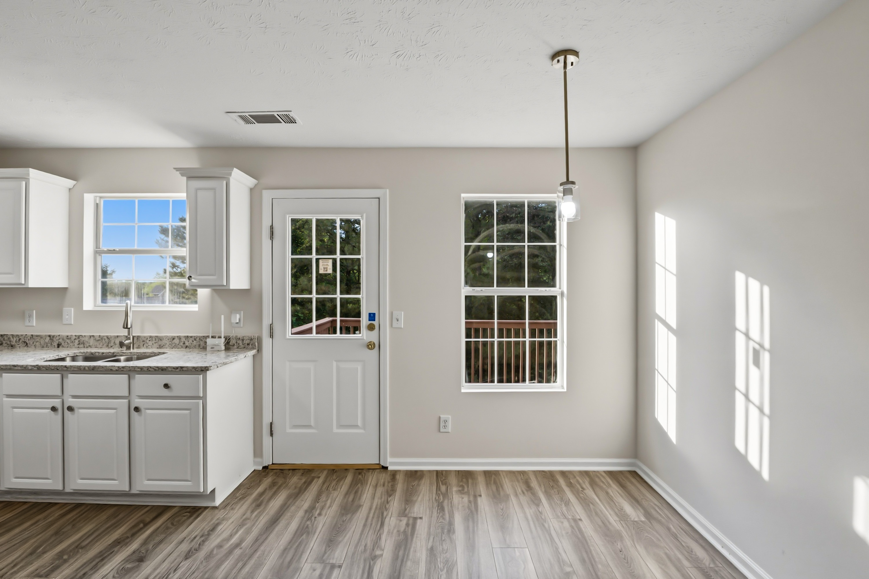 Photo 14 of 49 of 3825 Cedar Trace Ln, Ellenwood, GA