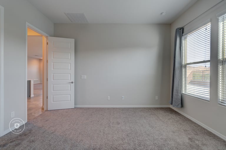 Photo 17 of 27 - 16453 W Valencia Dr, Goodyear, AZ 85338