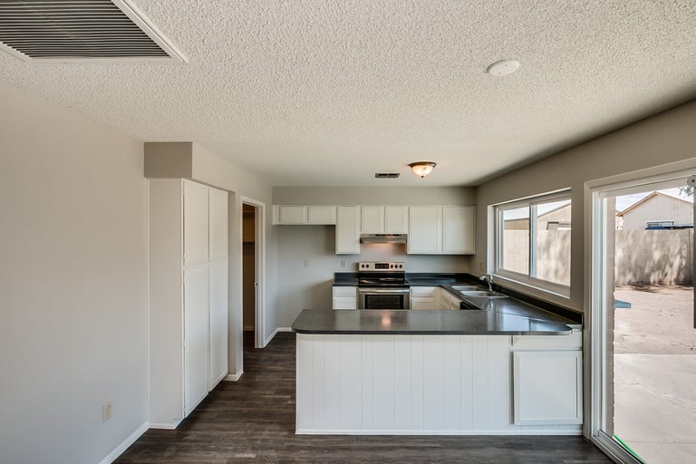 Photo 10 of 39 - 18821 N 13th Dr, Phoenix, AZ 85027