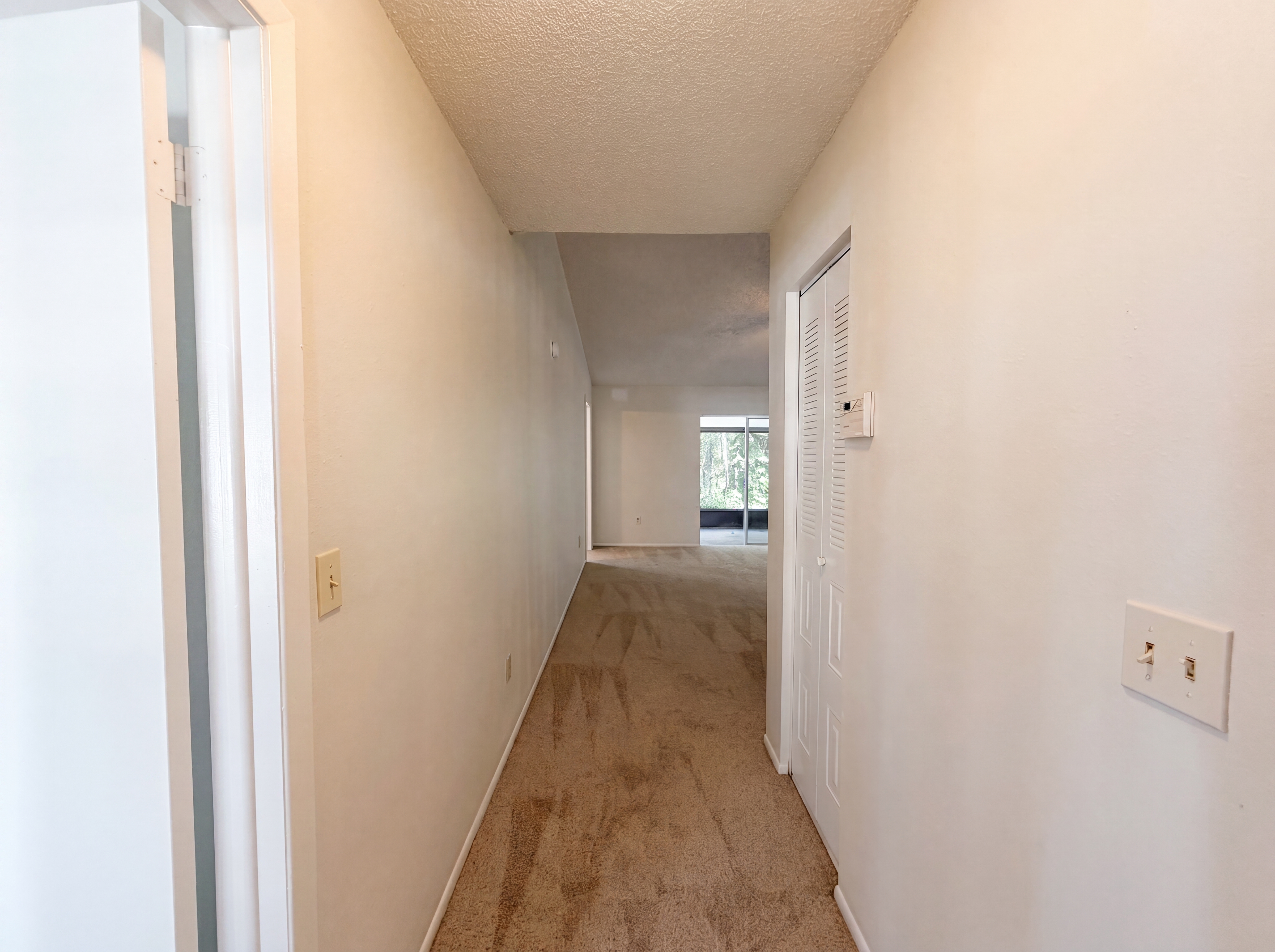 Photo 19 of 27 of 5720 Kneeland Ln, Tampa, FL