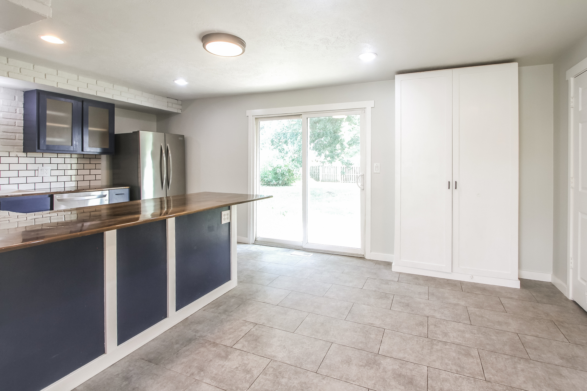 Photo 8 of 21 of 1219 Franklin St, Taylorsville, IN