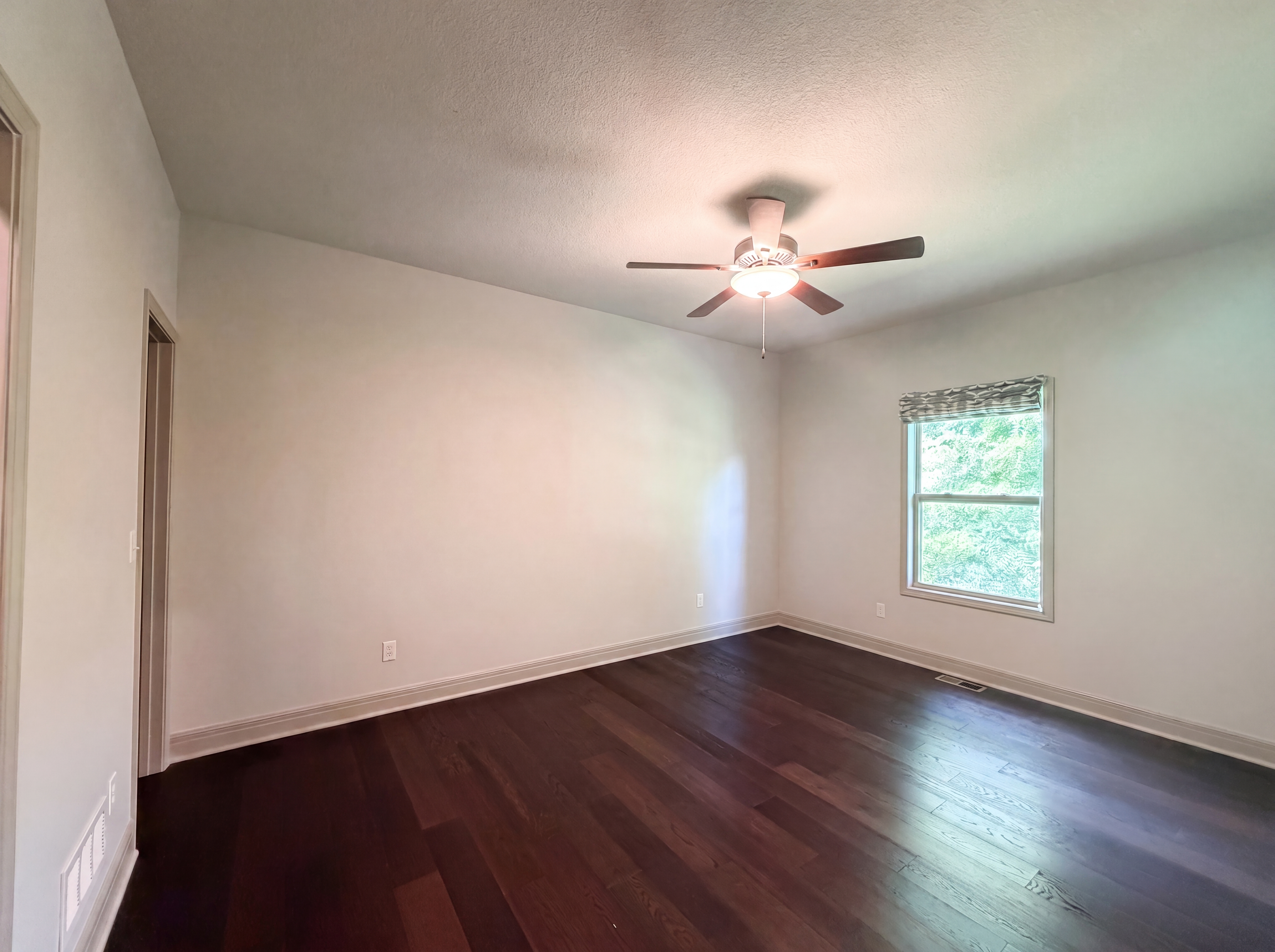 Photo 10 of 34 of 7540 N Amity Ave, Kansas City, MO