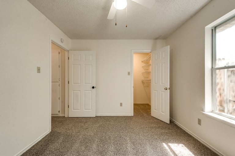 Photo 27 of 32 - 6805 Hadley Dr, North Richland Hills, TX 76182