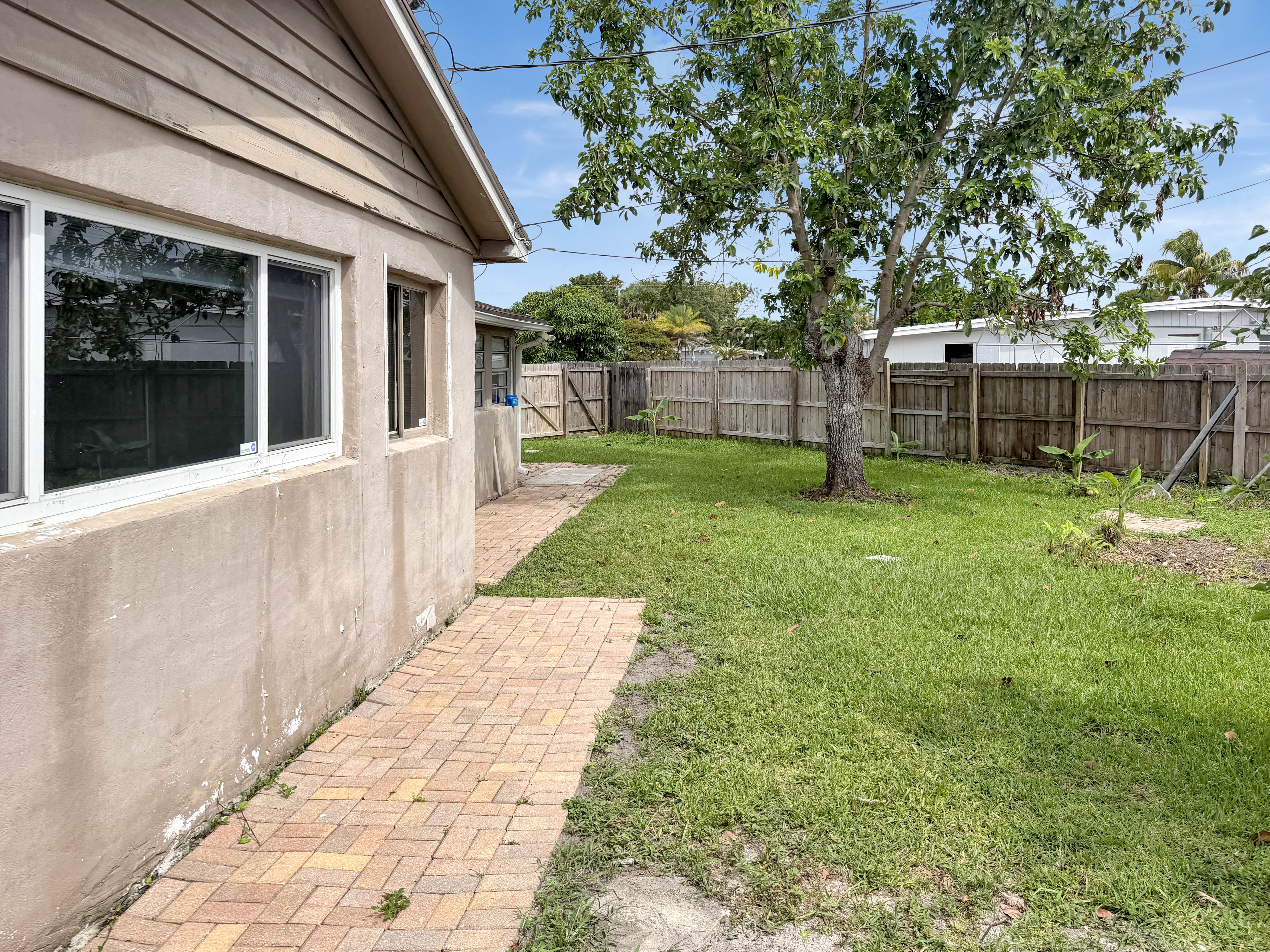 Photo 24 of 30 of 752 Orchid Dr, Royal Palm Beach, FL