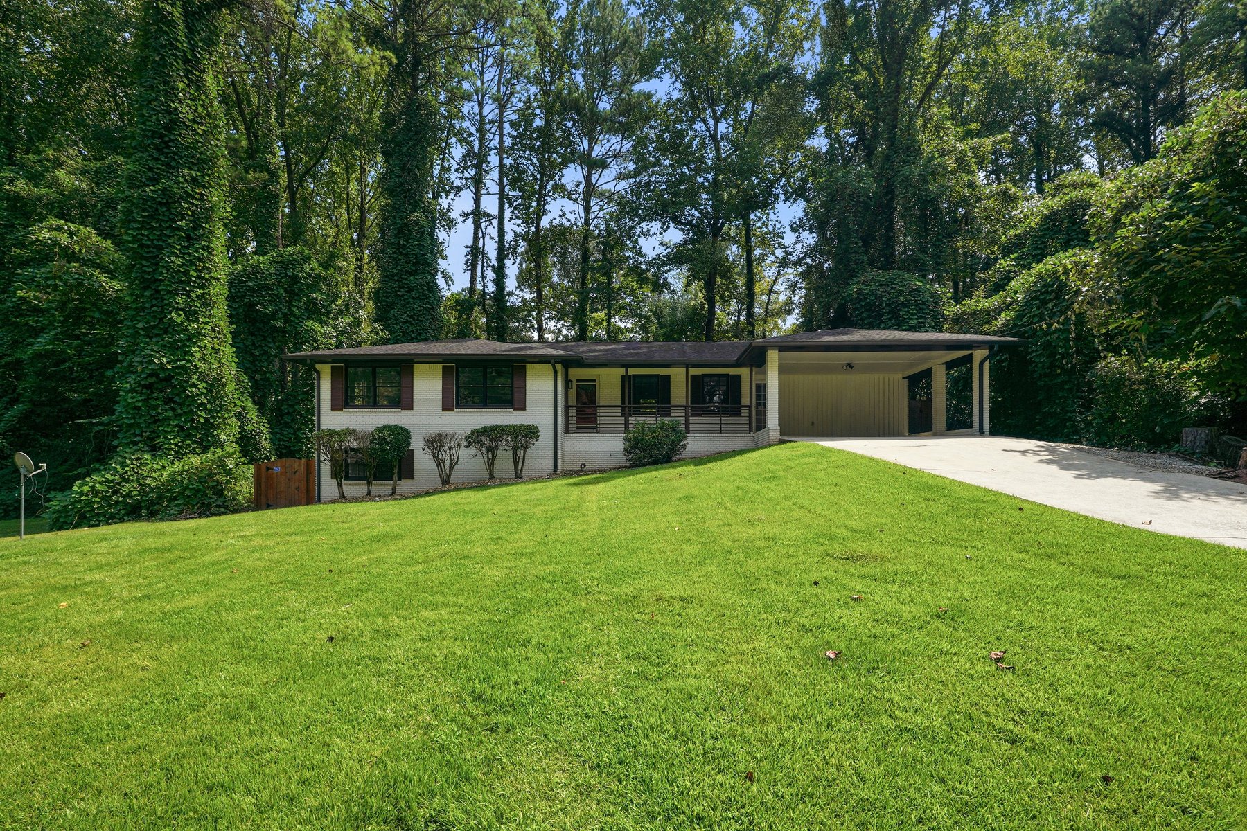 Photo 1 of 3020 Landrum Dr SW