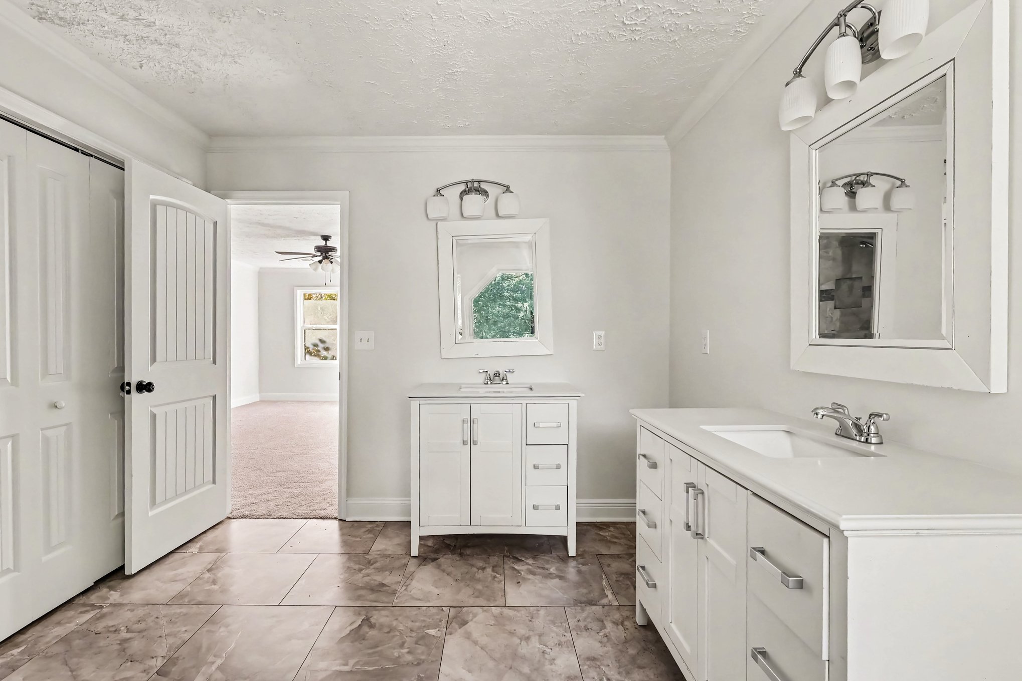 Photo 10 of 22 of 2888 Carrousel Ct, Stone Mountain, GA