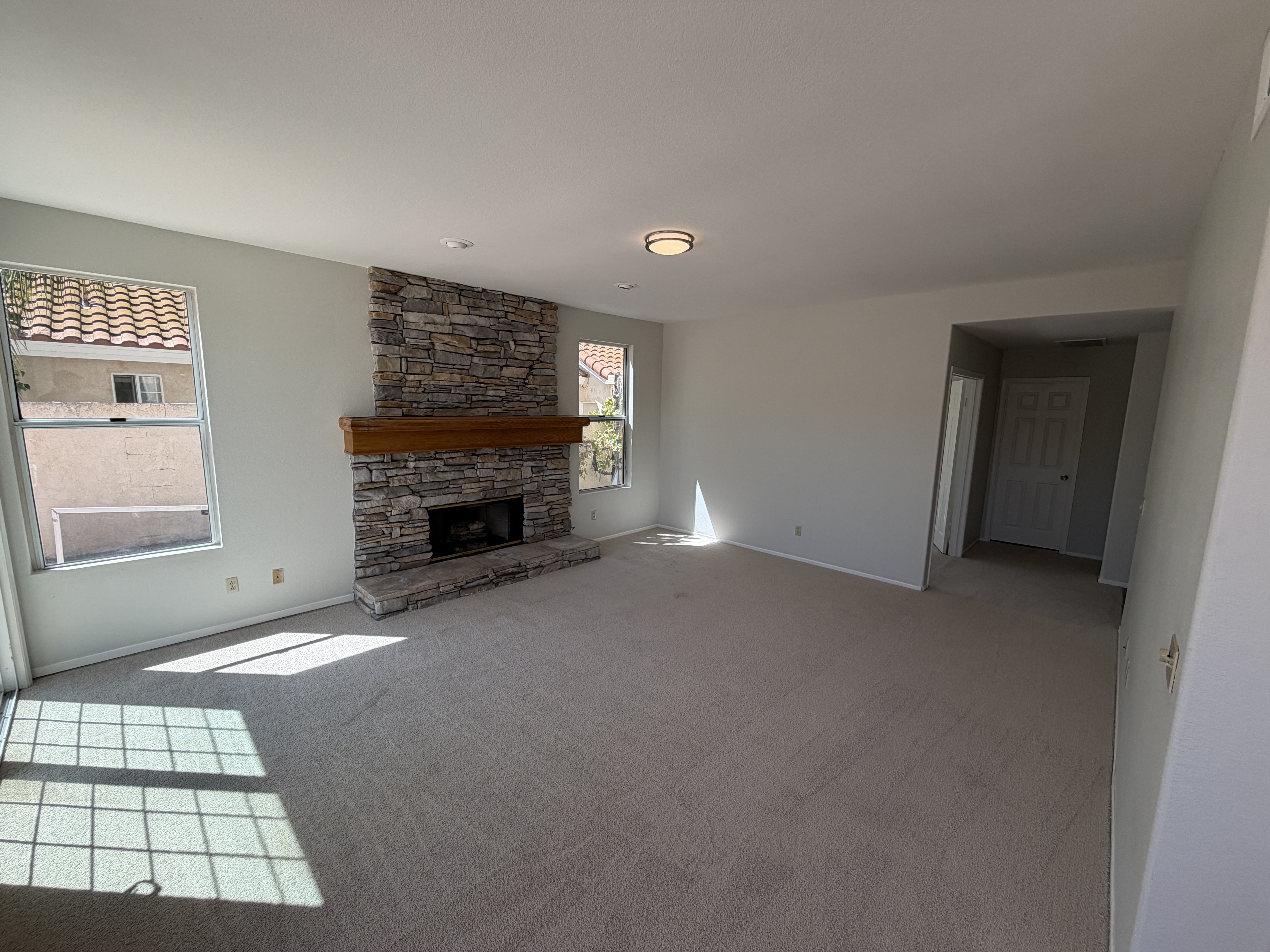 Photo 4 of 25 of 8932 Mesa Oak Dr, Riverside, CA