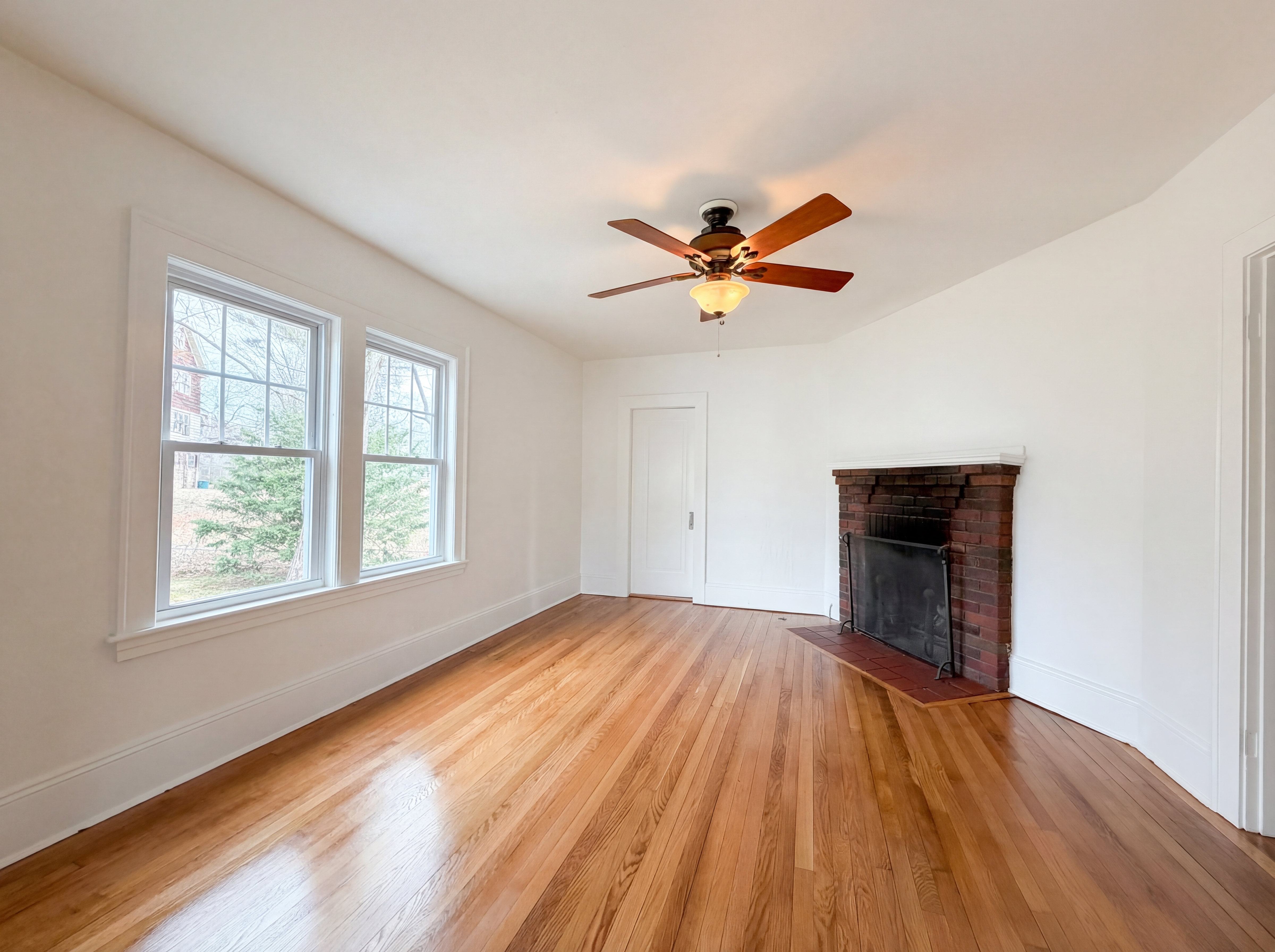 Photo 15 of 21 of 10 Perrot St, Worcester, MA
