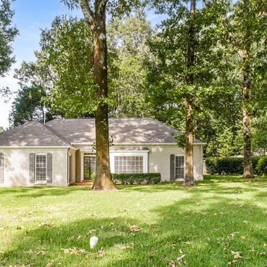 Property photo 1 of 2415 Kirby Rd