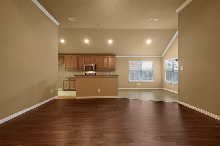 Photo 8 of 26 - 7424 Durness Dr, Fort Worth, TX 76179