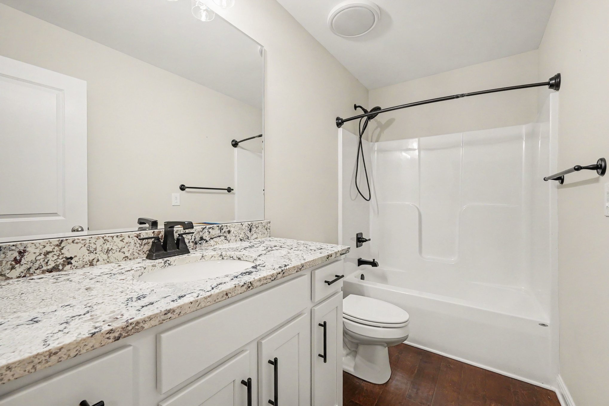 Photo 11 of 16 of 623 Washburn Ave, Louisville, KY