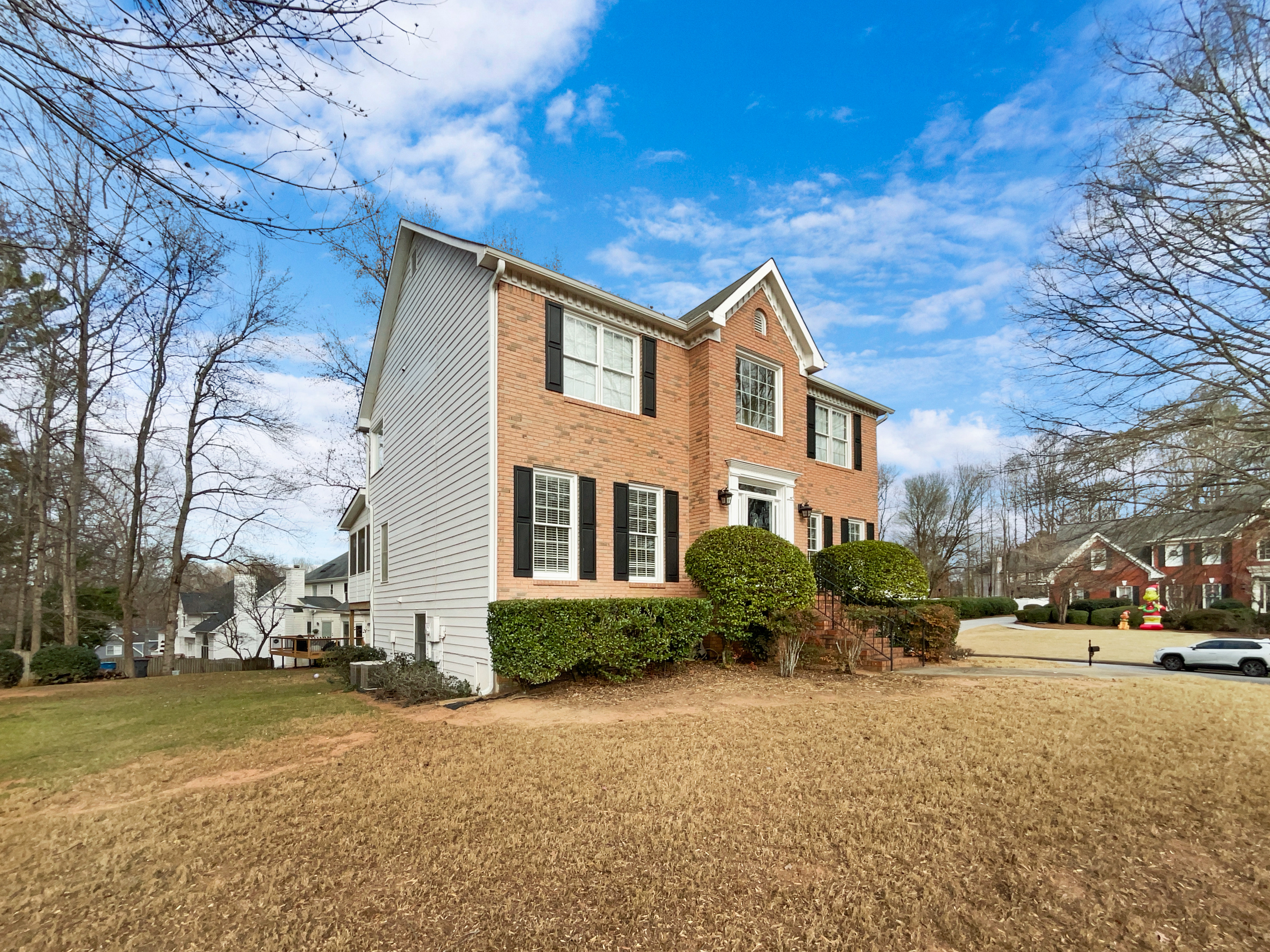 Photo 8 of 68 of 1370 Providence Dr, Lawrenceville, GA