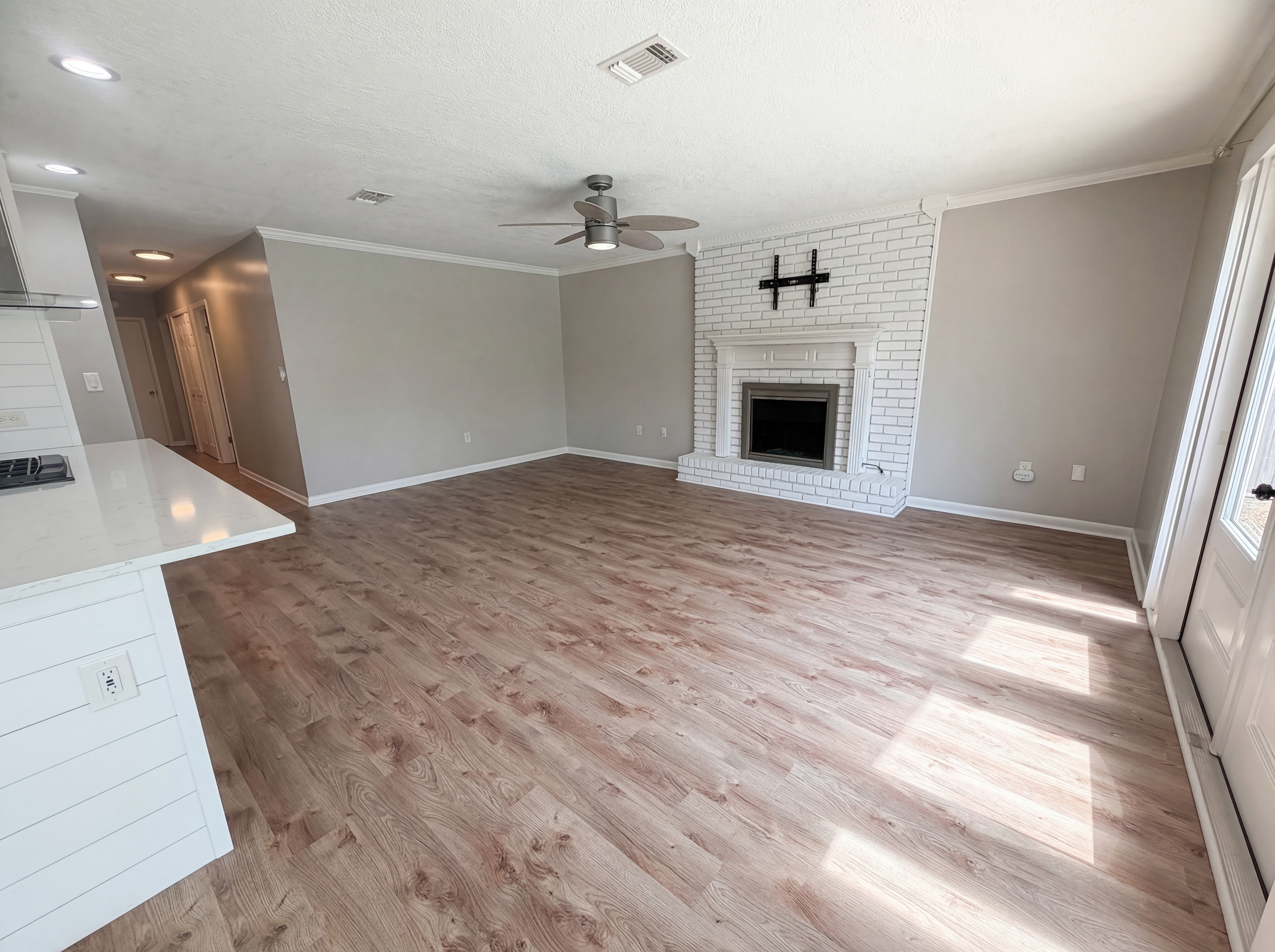Photo 3 of 16 of 636 Merioneth Dr NE, Fort Walton Beach, FL