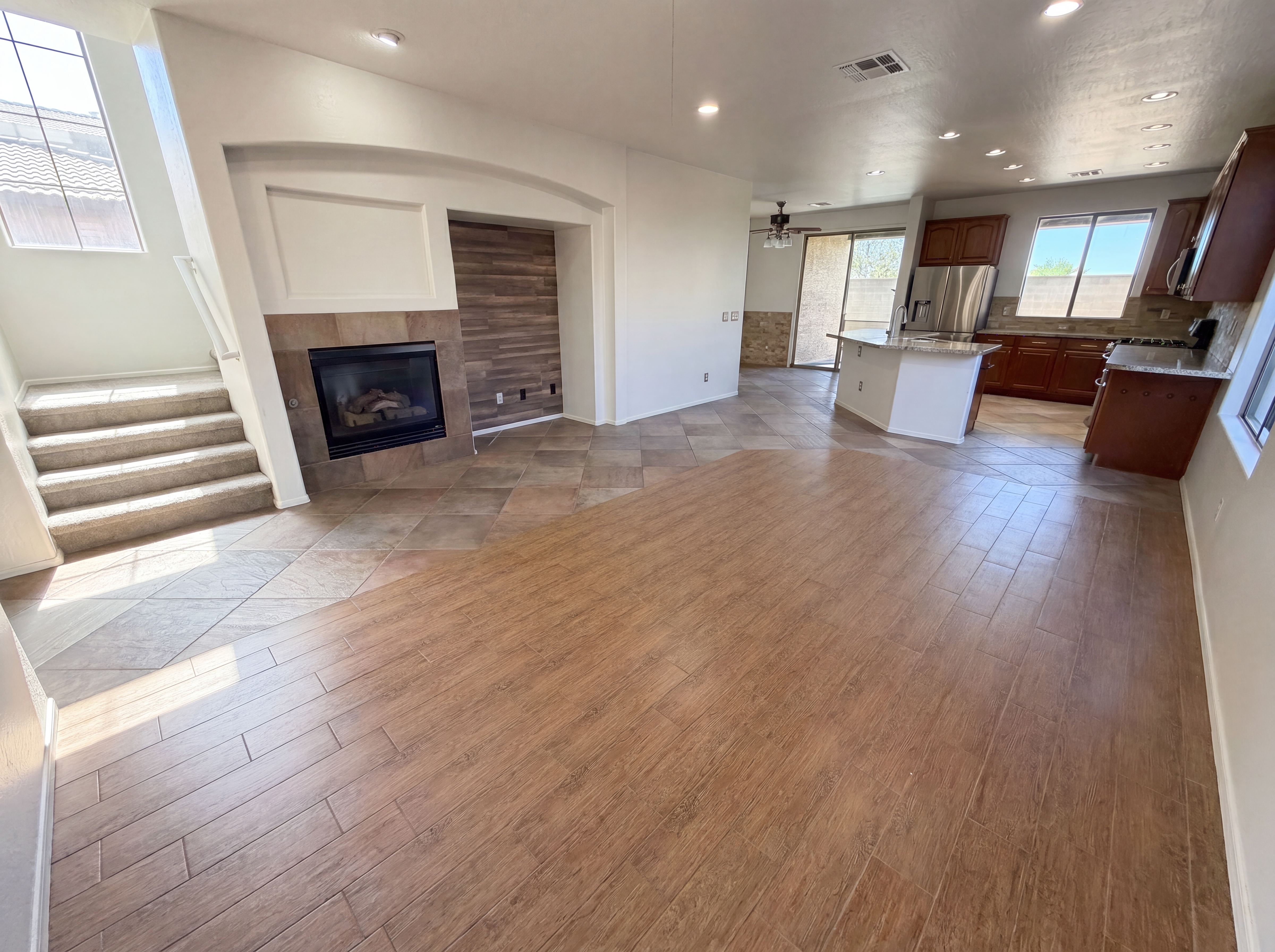 Photo 3 of 40 of 2513 W Florentine Rd, Phoenix, AZ