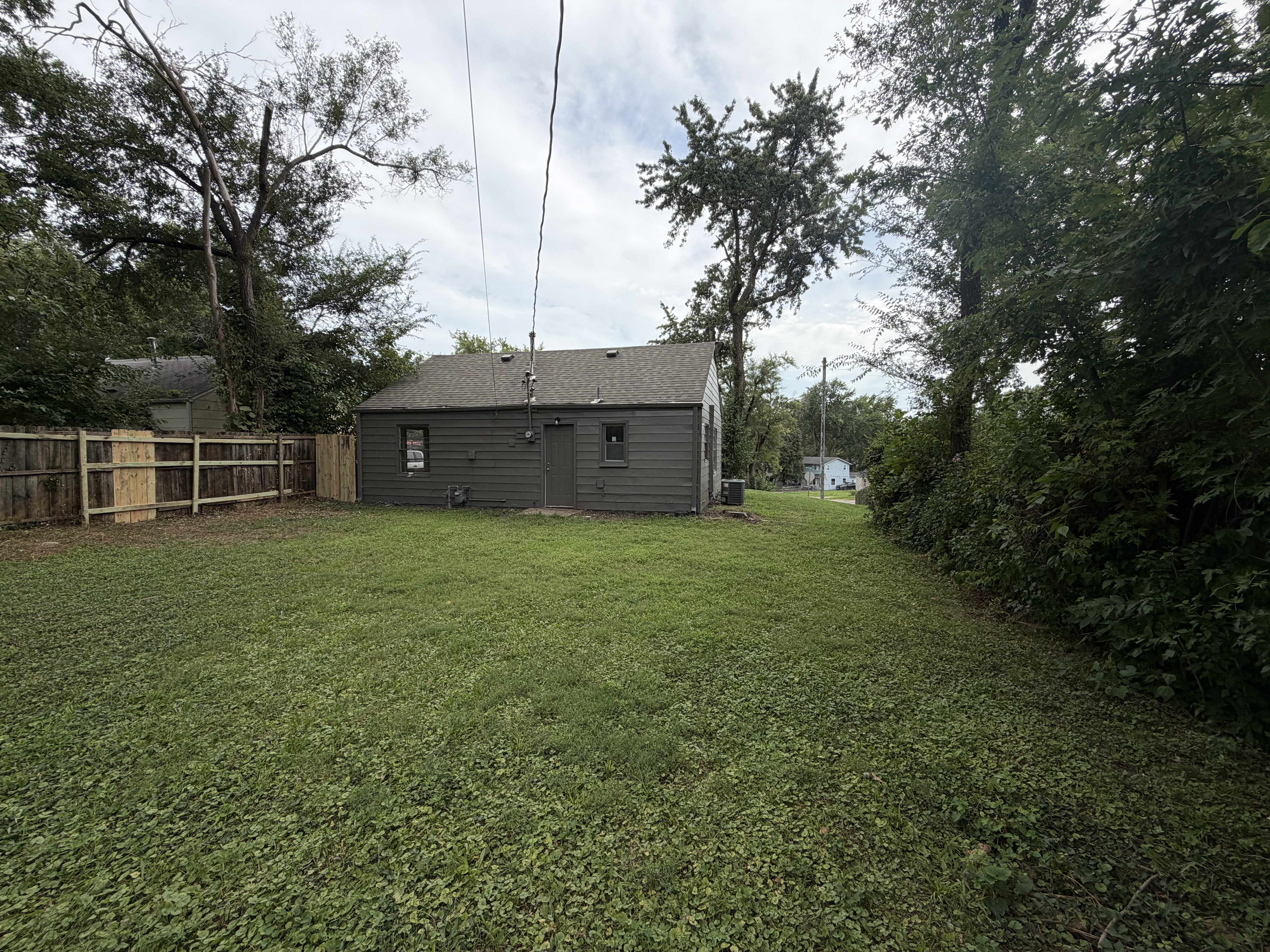 Photo 16 of 20 of 4770 Woodend Ave, Kansas City, KS