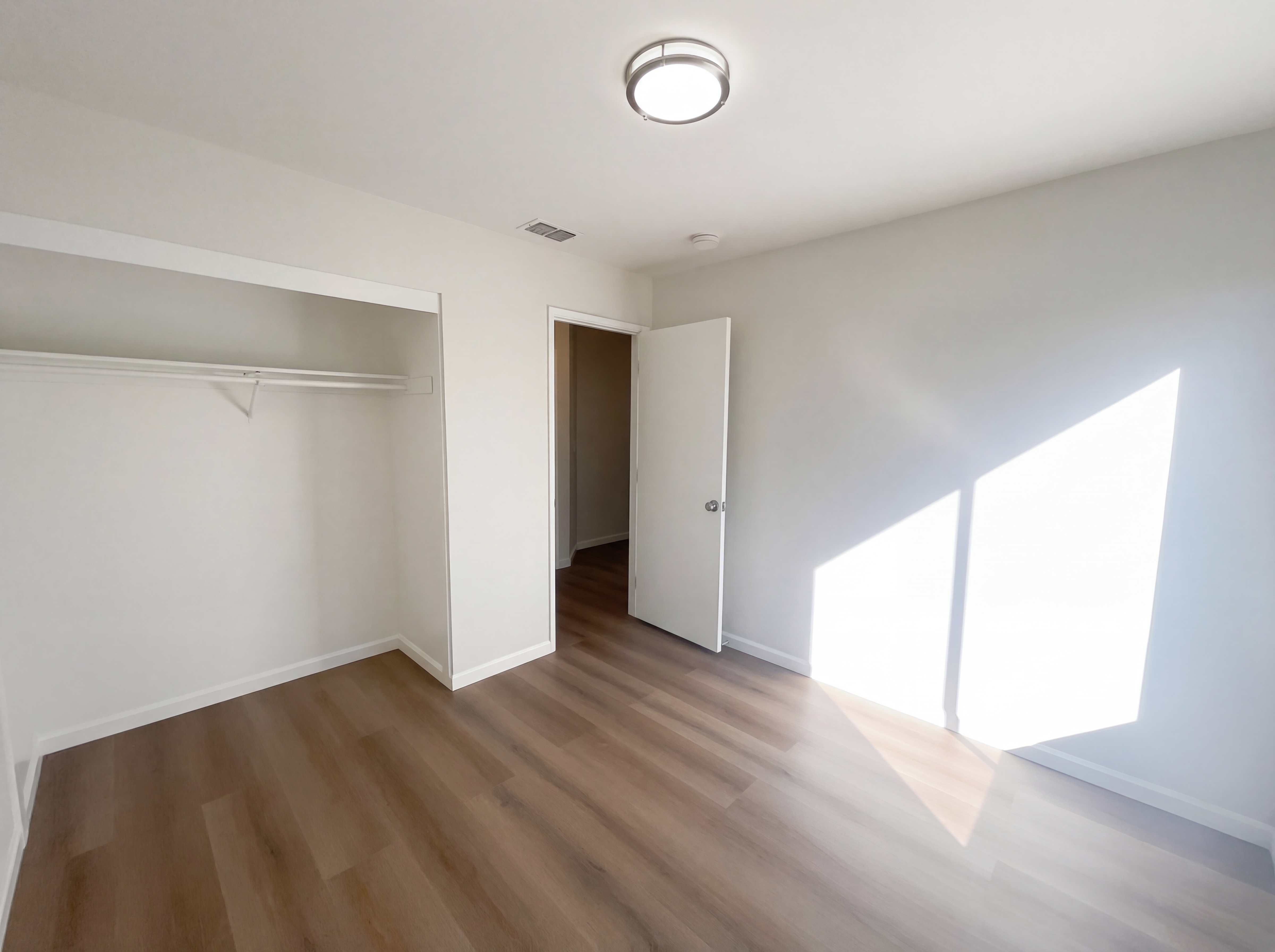 Photo 13 of 20 of 8271 Moorhaven Way, Sacramento, CA