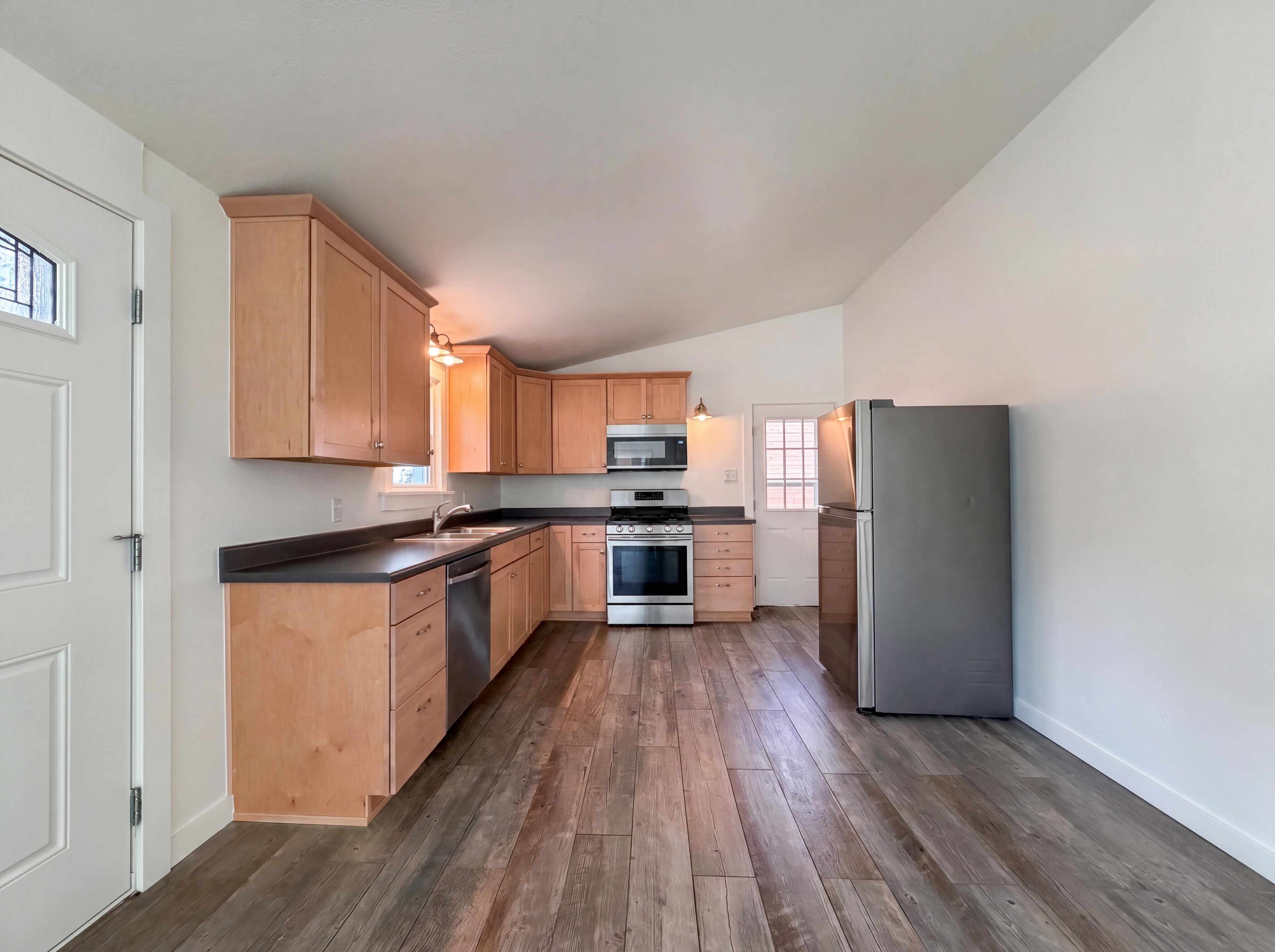 Photo 14 of 16 of 433 Sunnyside Ln, Longmont, CO