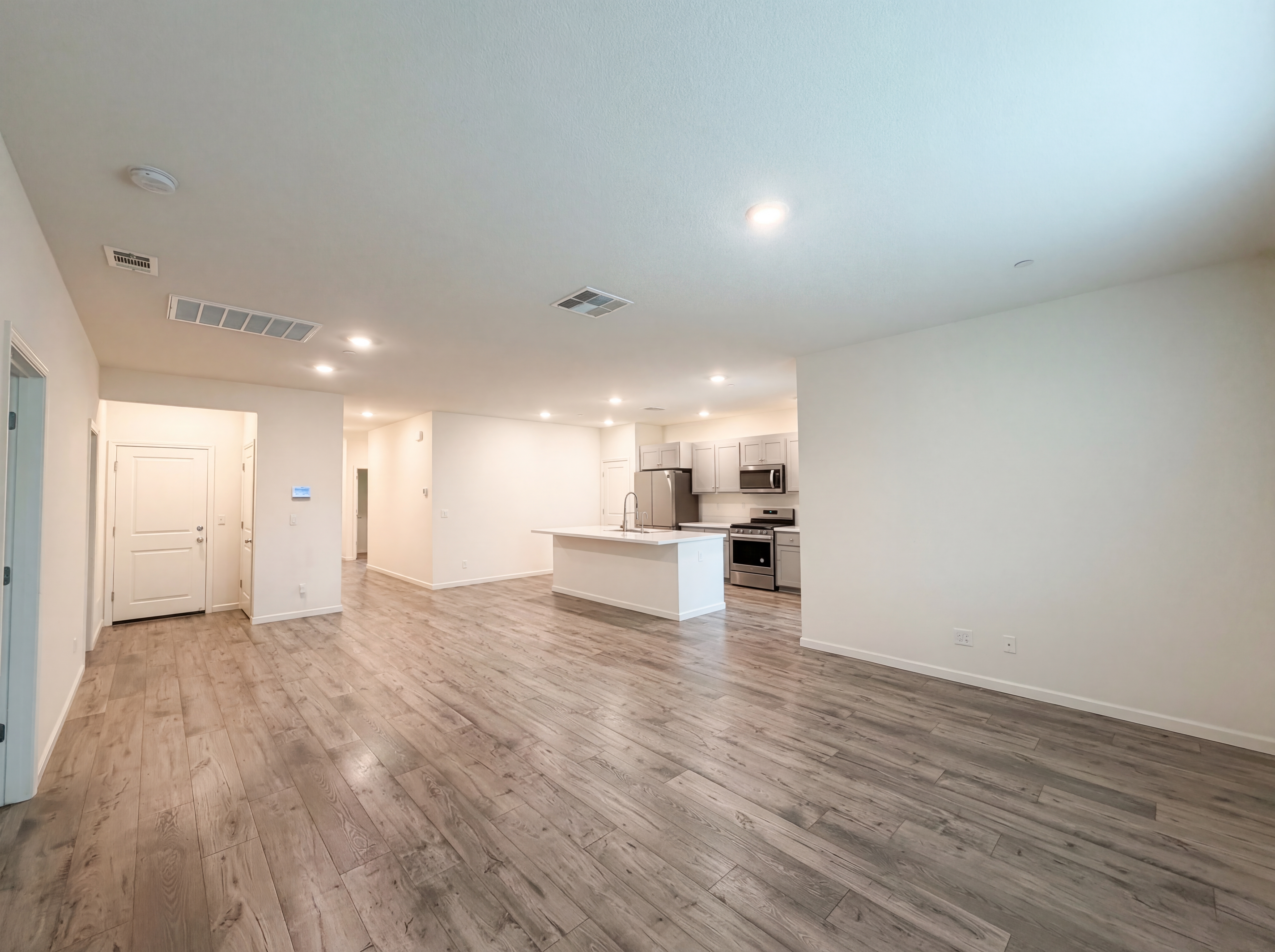 Photo 21 of 31 of 15385 Trolley St, Lathrop, CA