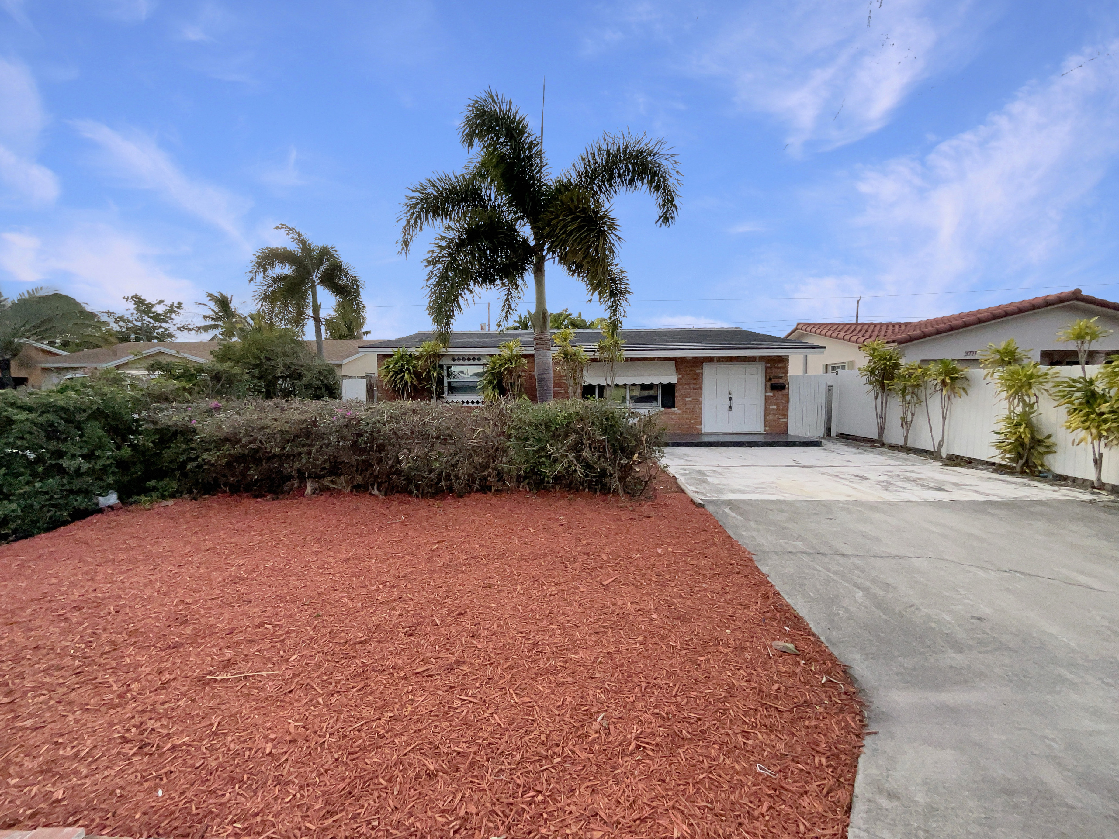 Photo 6 of 20 of 3765 NE 12th Ter, Pompano Beach, FL