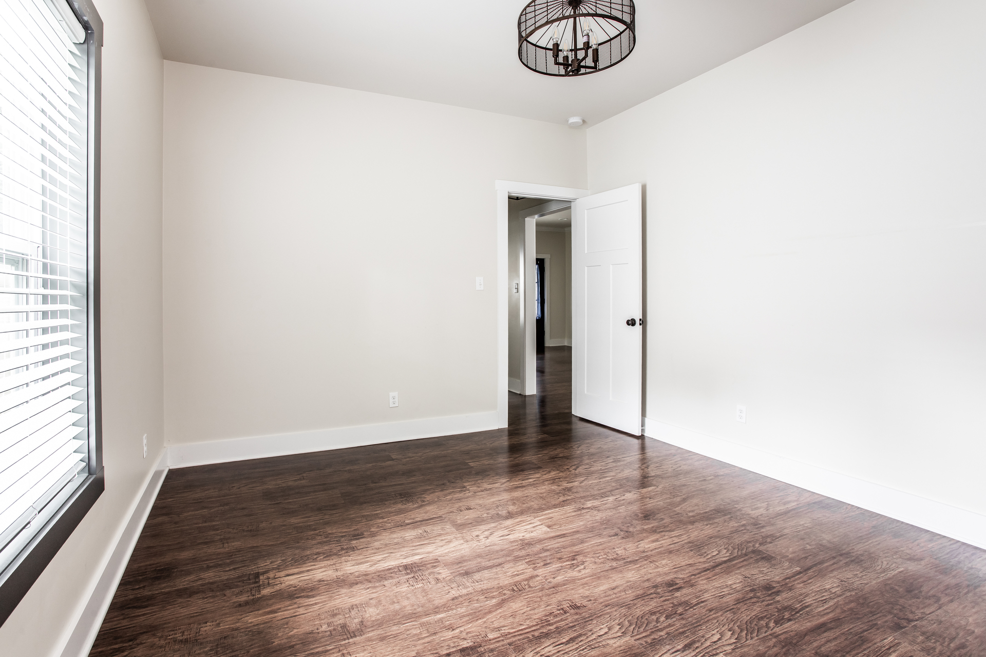 Photo 12 of 21 of 2510 E Glenwood Ave, Knoxville, TN
