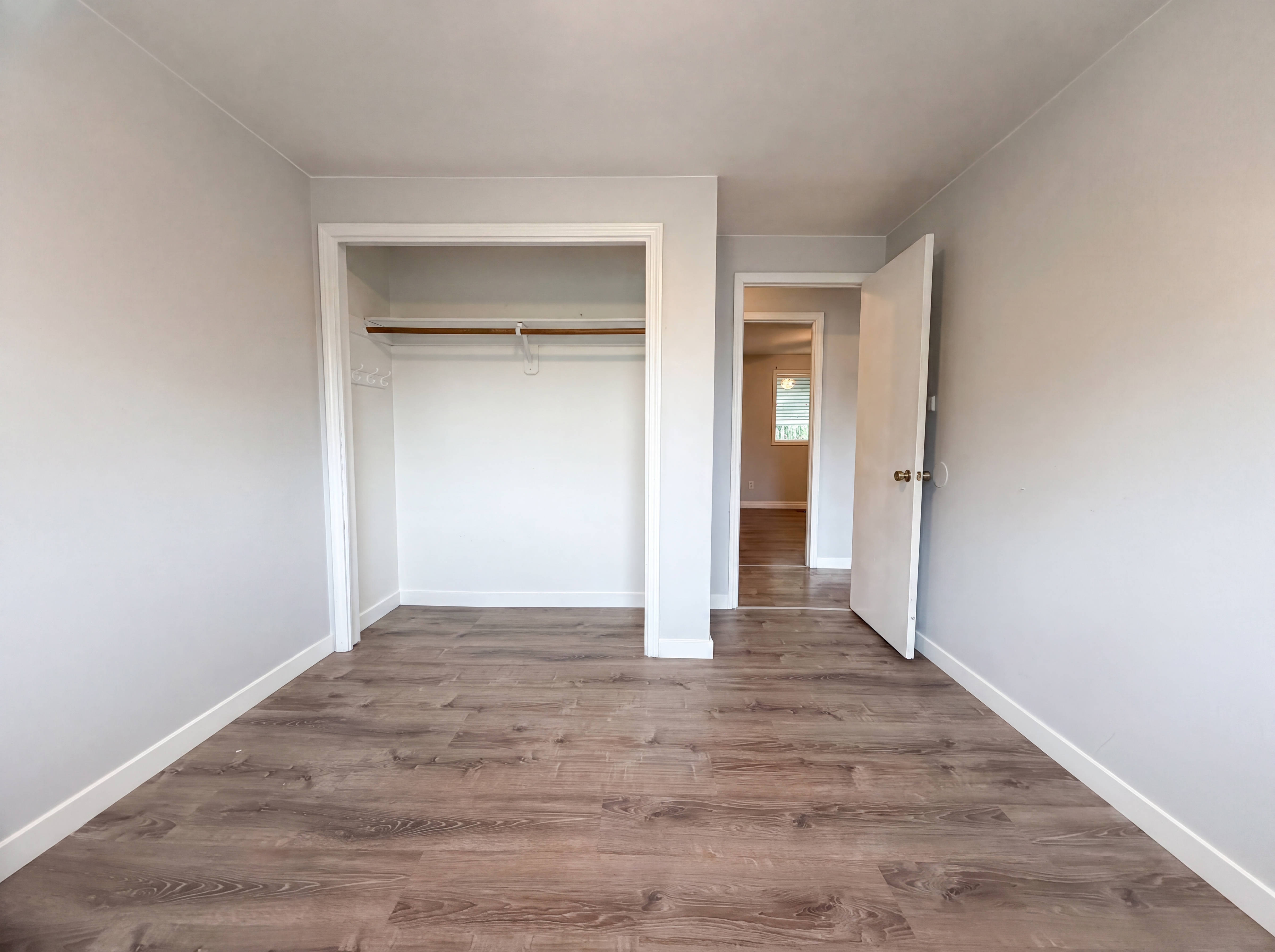 Photo 11 of 17 of 1209 SW 25th St, Troutdale, OR