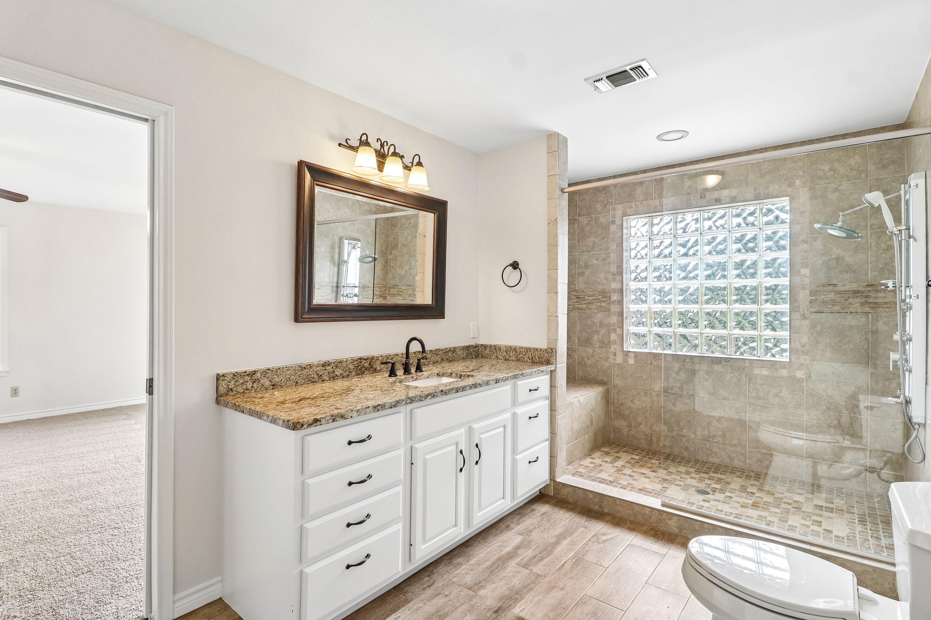 Photo 38 of 47 of 1321 E Zipp Rd, New Braunfels, TX