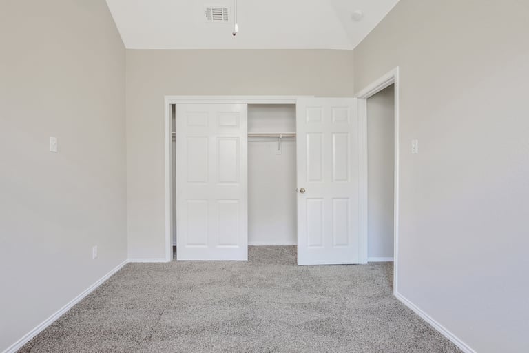 Photo 21 of 24 - 2825 Garden Oaks Pl, Grand Prairie, TX 75052