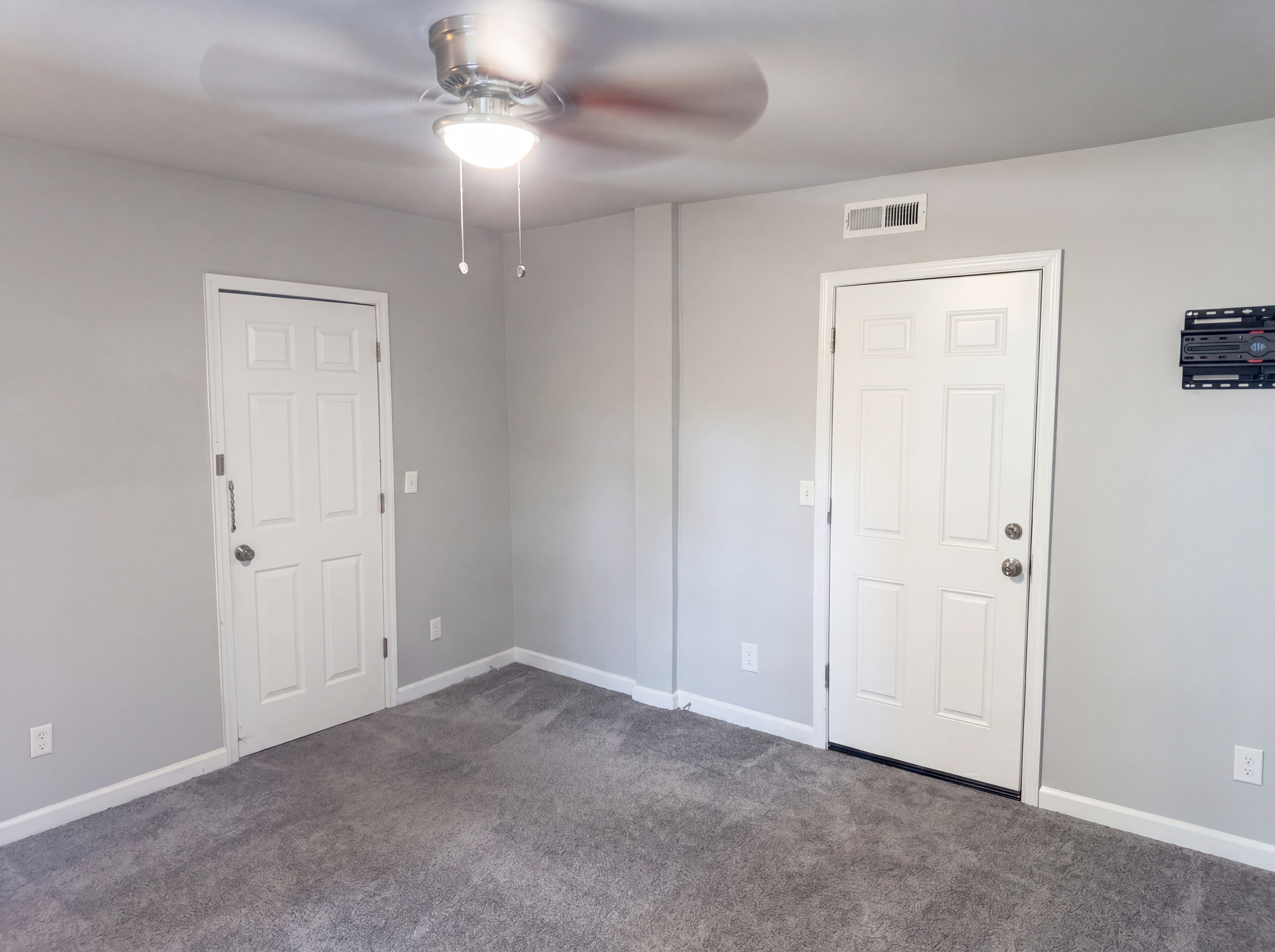 Photo 13 of 24 of 316 W Commerce St, Smyrna, DE