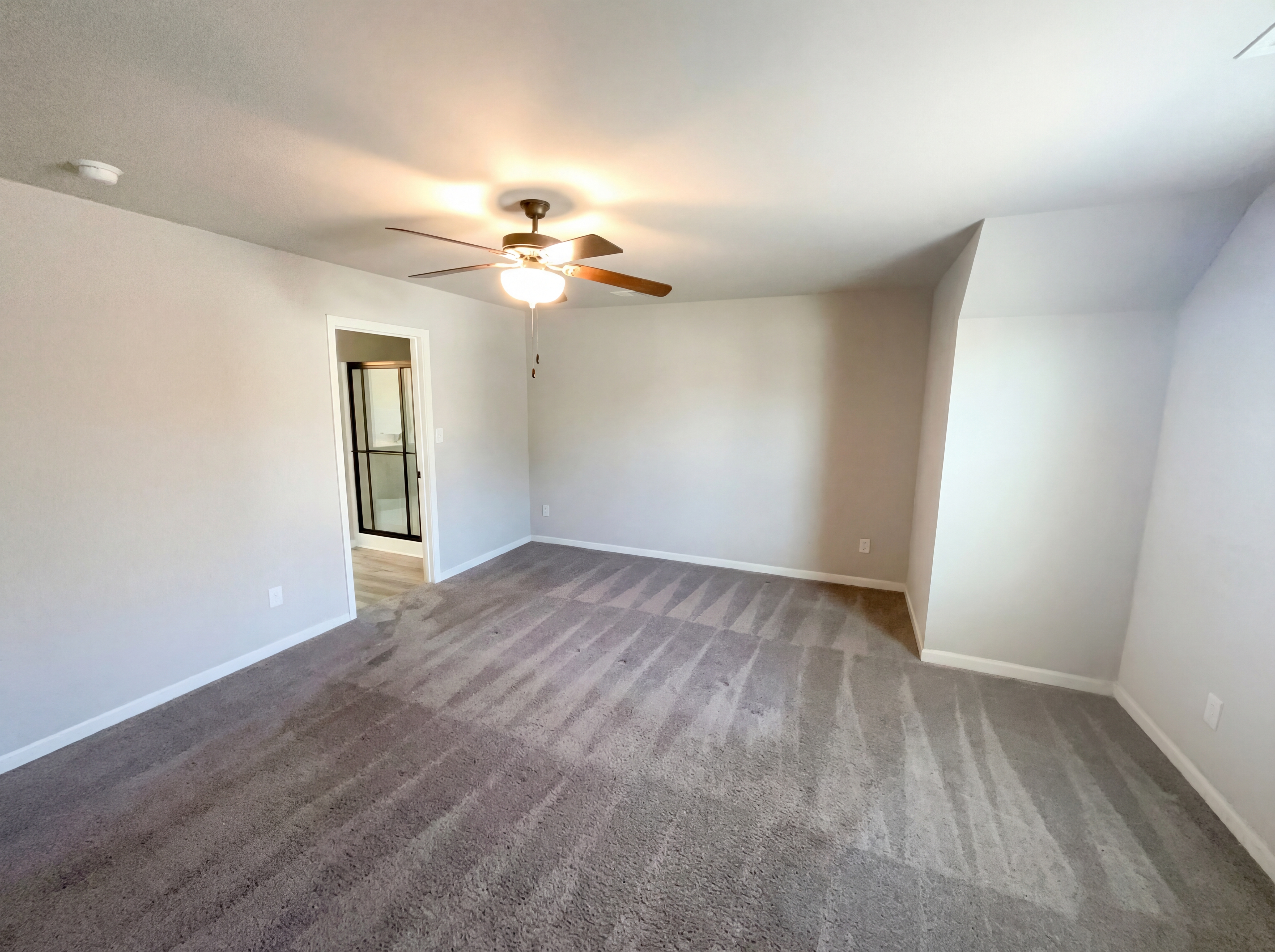 Photo 4 of 22 of 981 Fellowship Rd, Fairburn, GA