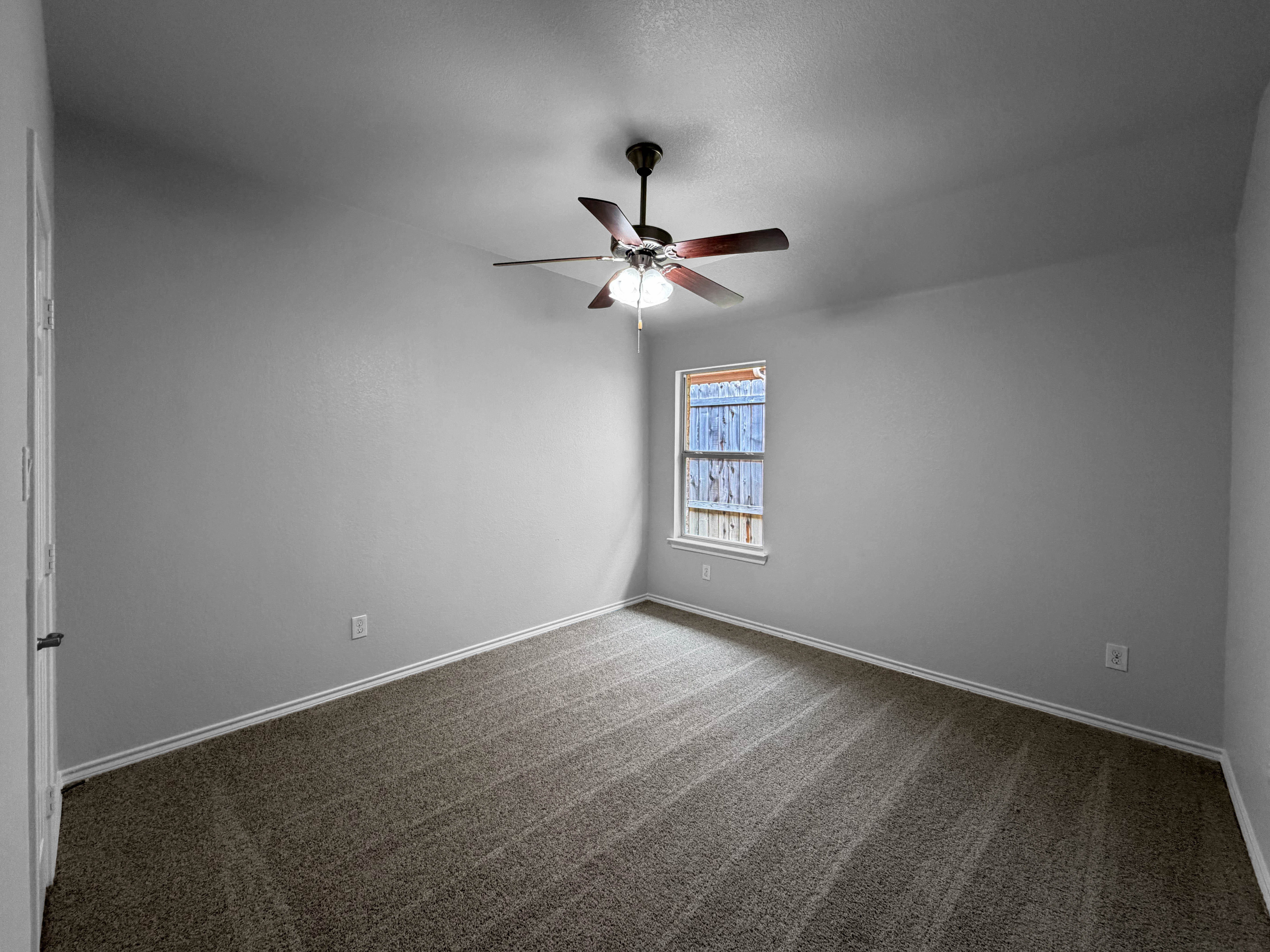 Photo 17 of 21 of 10036 Red Bluff Ln, Fort Worth, TX