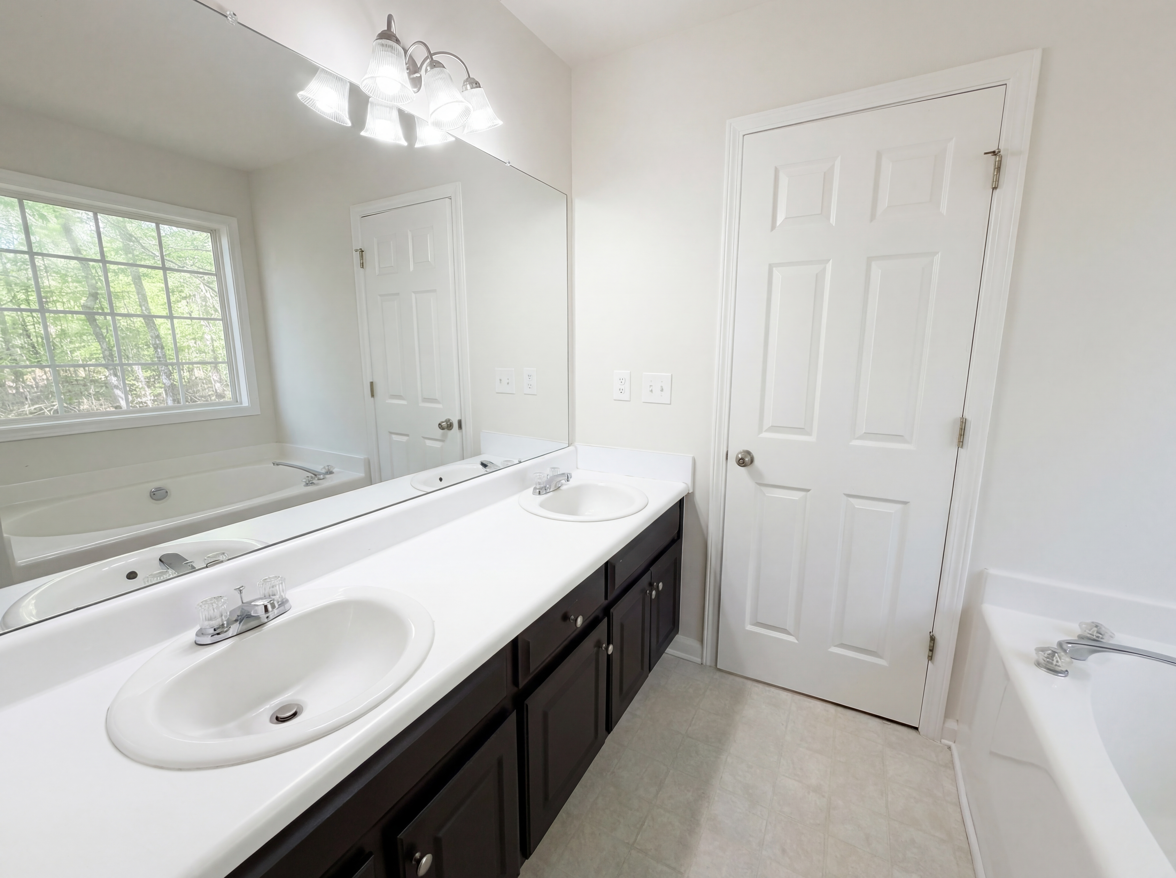 Photo 19 of 34 of 40 Cranbrook Ct, Covington, GA